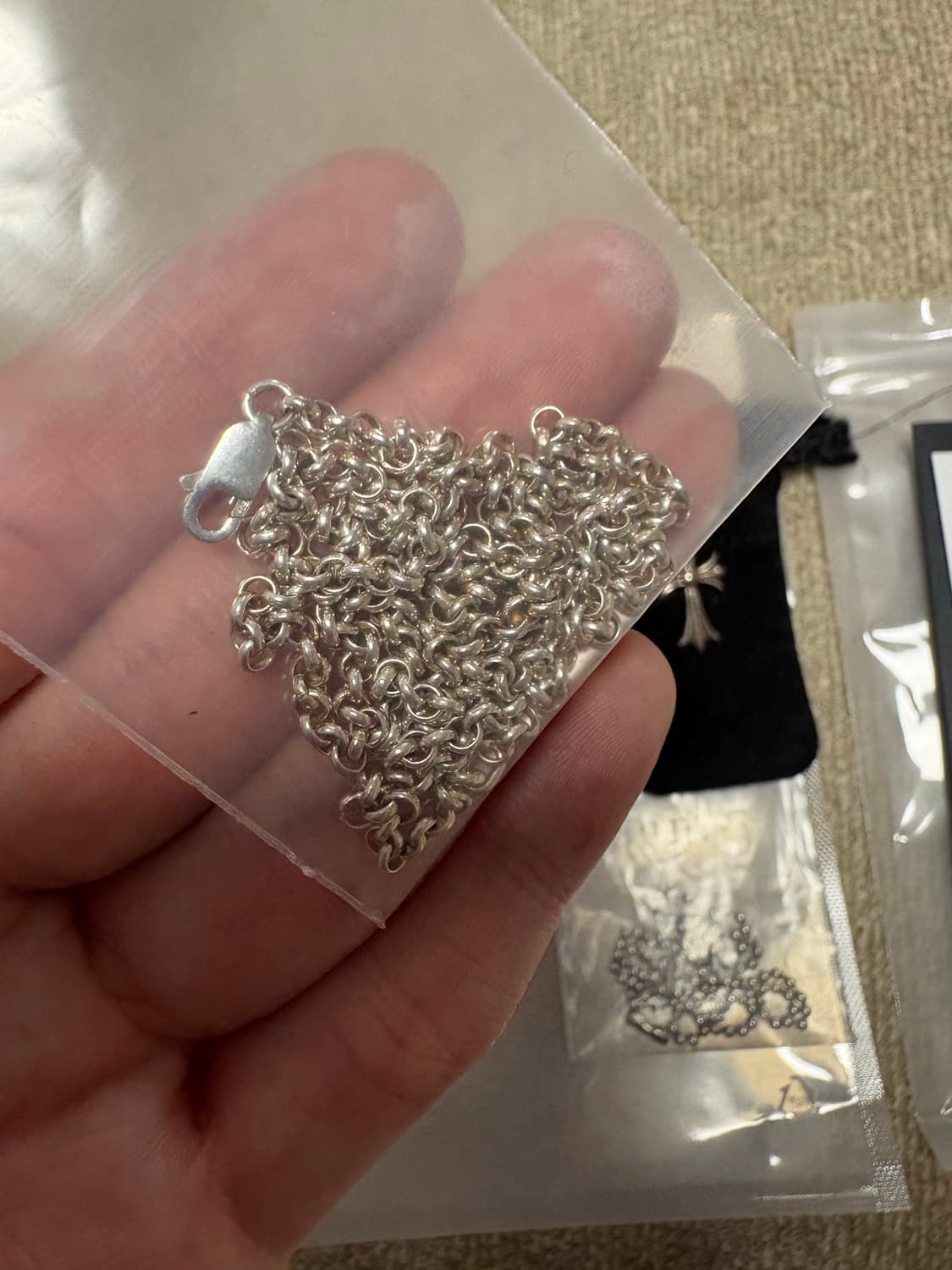 크롬하츠 타이니 크로스 펜던트 줄 포함 상품이미지2