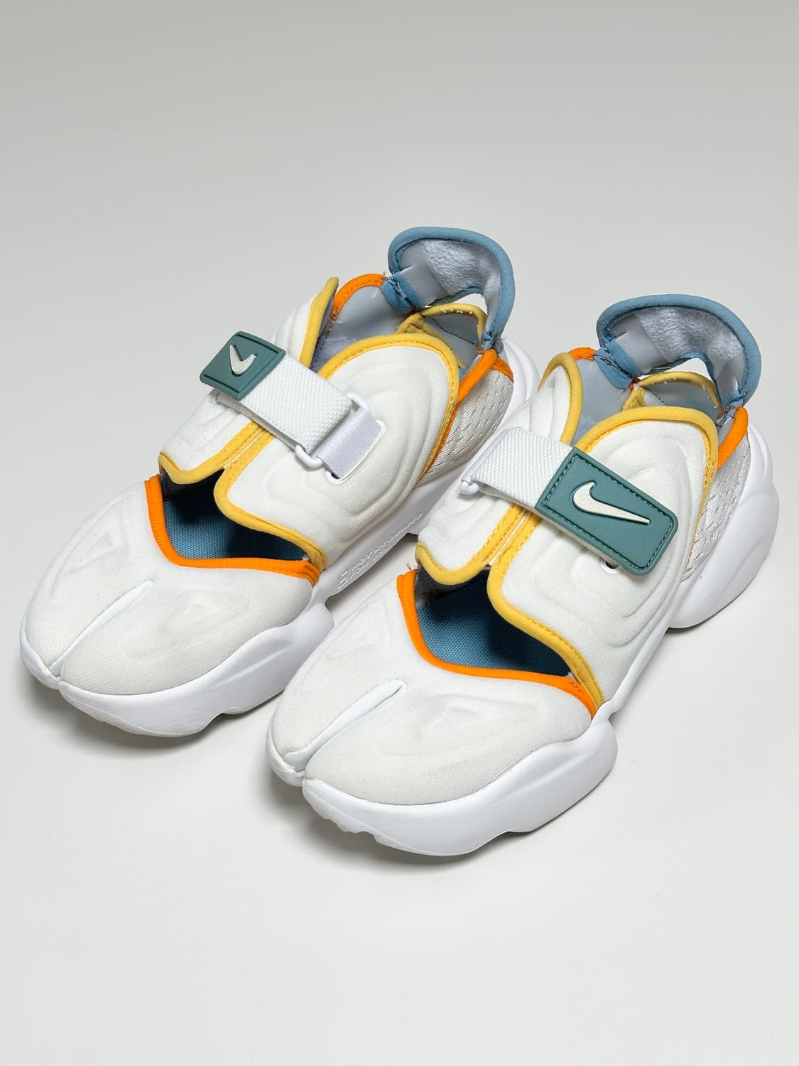 NIKE 나이키 아쿠아 리프트 240 상품이미지1