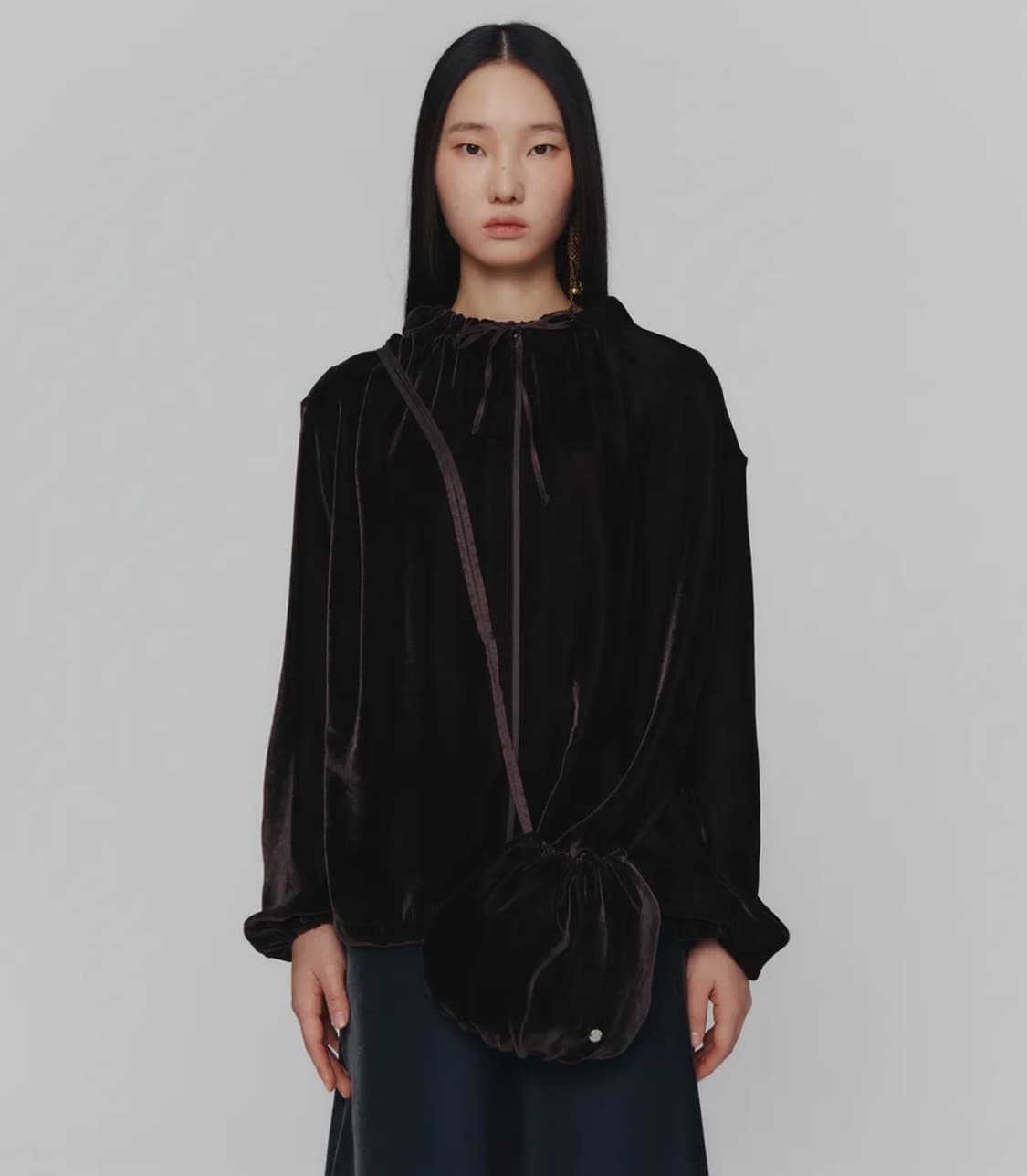 아모멘토 벨벳 미니 백 다크브라운 상품이미지6