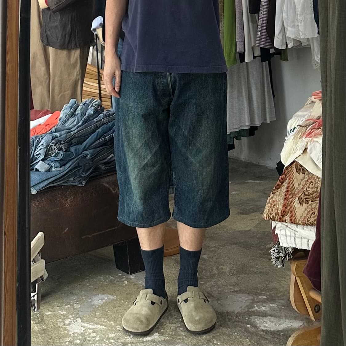 (착용컷) EVISU 셀비지 데님 반바지 (남성용 32) 상품이미지3