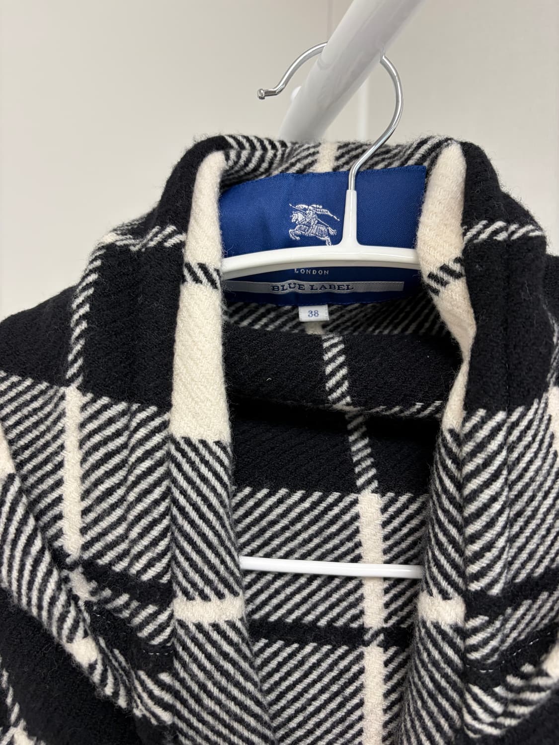 버버리 블랙 체크 후드 판초 숄 머플러 상품이미지8