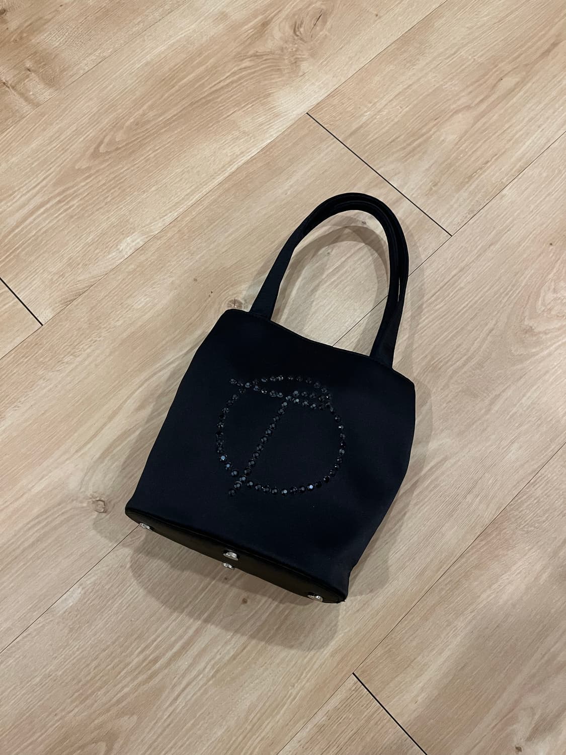 Openyy 오픈 와이와이 사틴 로고 토트백 블랙 상품이미지1