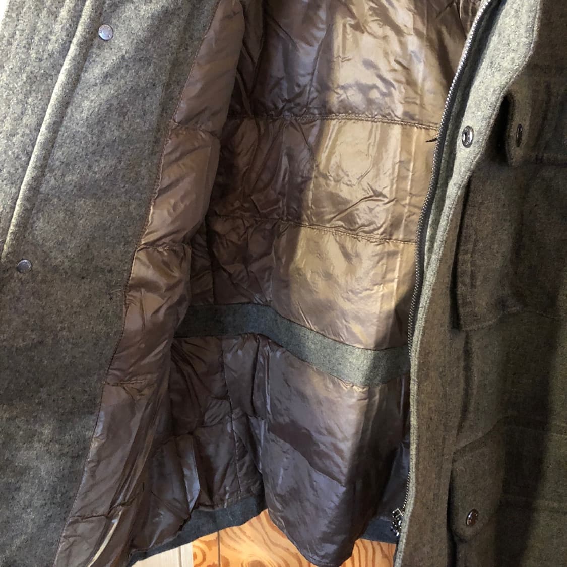 정품 감정서 포함) 몽클레어 다운 필드 자켓 판매합니다. 상품이미지7