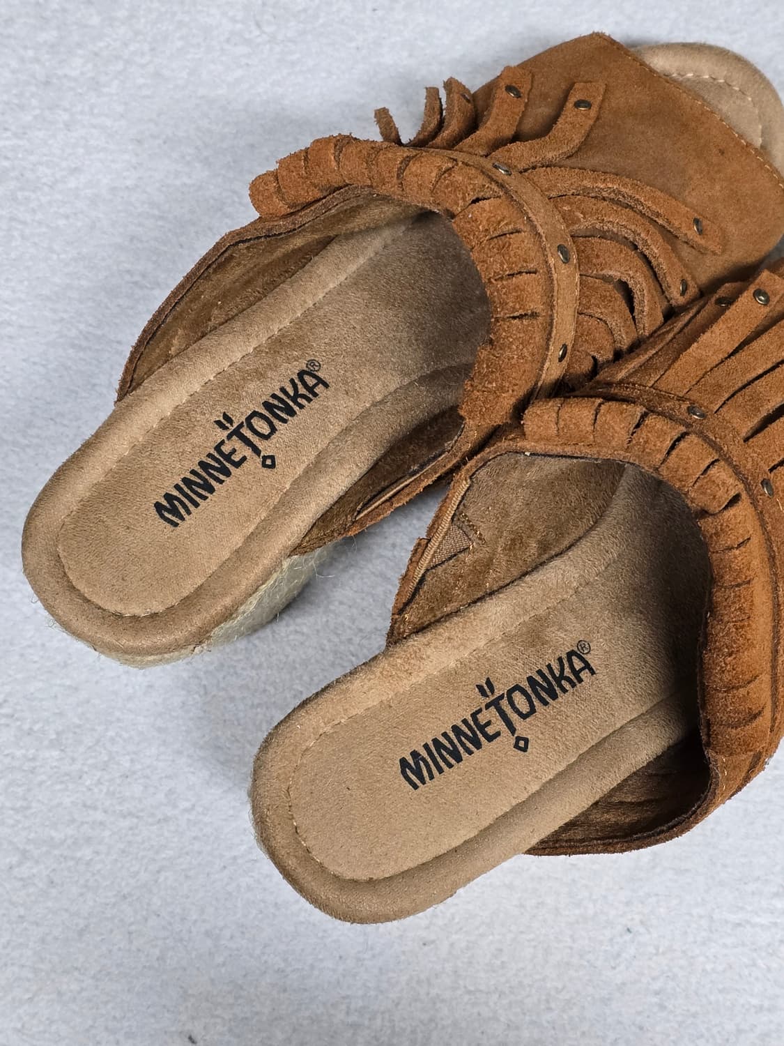 Minnetonka 미네통카 스웨이드 태슬 웨지힐 샌들 상품이미지4