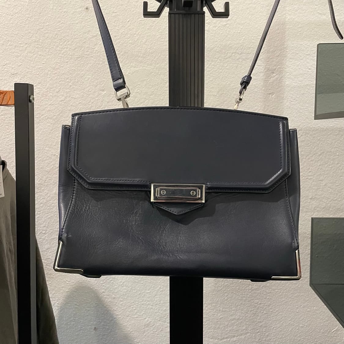 알렉산더왕 레더 핸드백/크로스백 네이비 상품이미지2