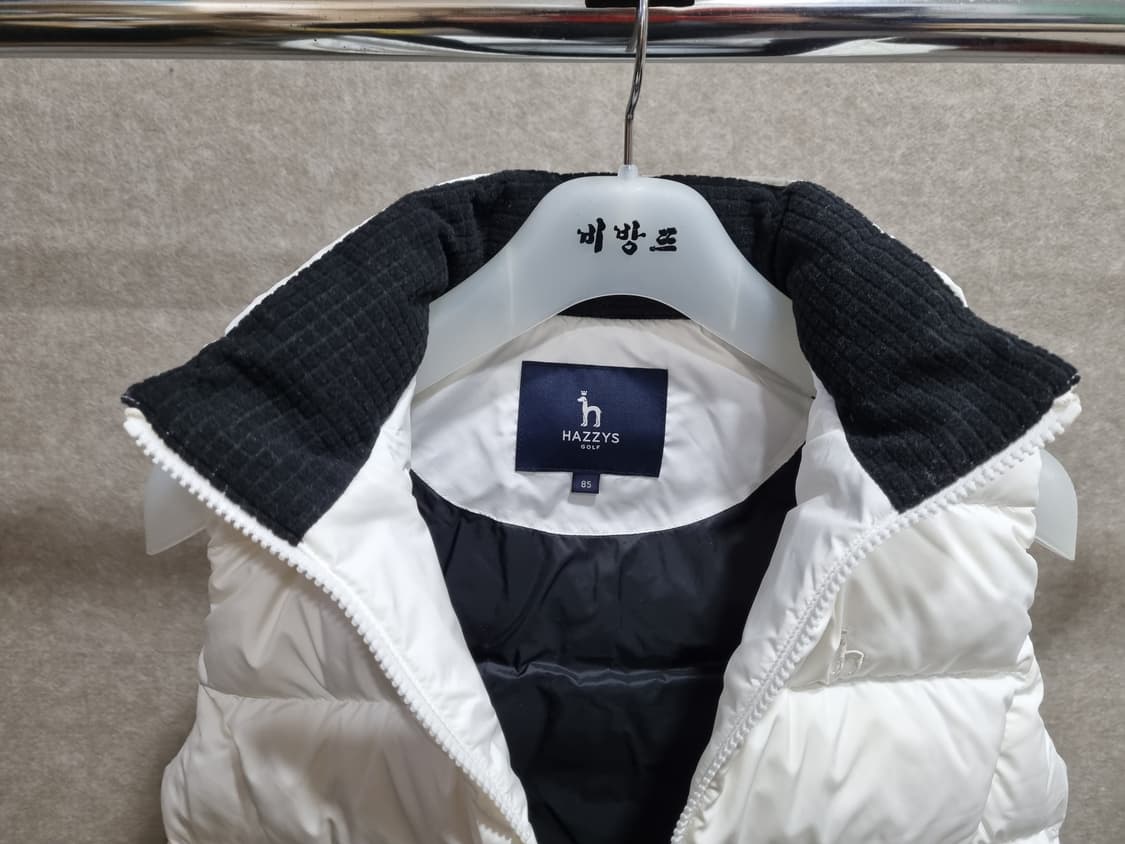 여성 85 헤지스 골프웨어 거위털 후드 패딩 조끼 베스트 상품이미지3