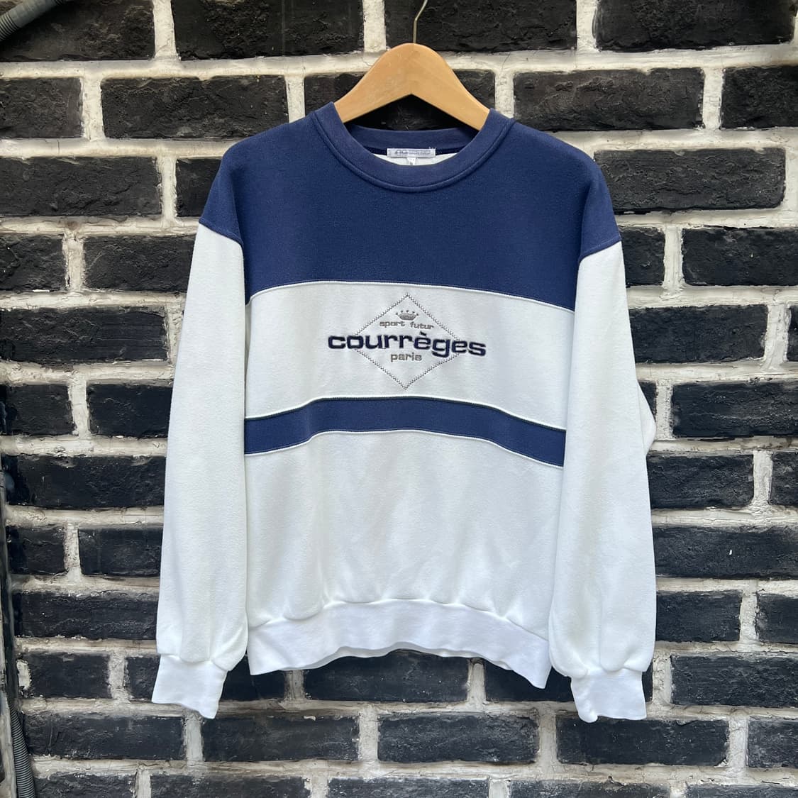 90s 꾸레쥬 로고 스웻 상품이미지1