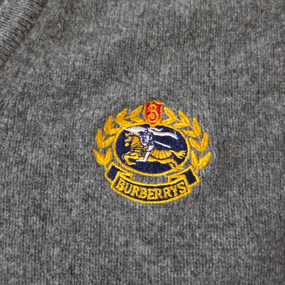 버버리 빈티지 크레스트로고 브이넥 램스울 니트 M 상품이미지5