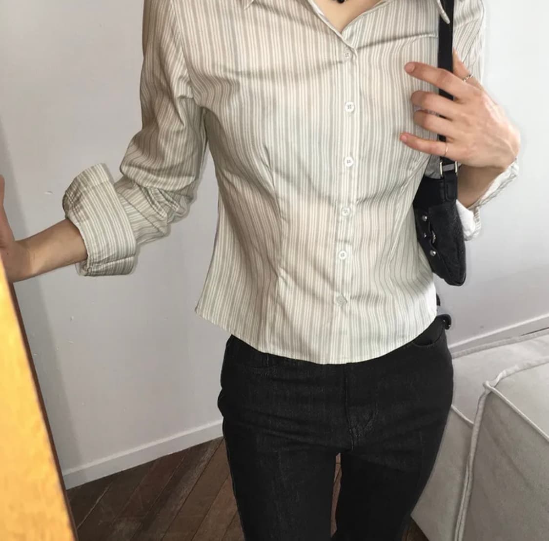 원더원더 바운스 스트라이프 슬림핏 크롭 긴팔 셔츠 stripe shirt 상품이미지3