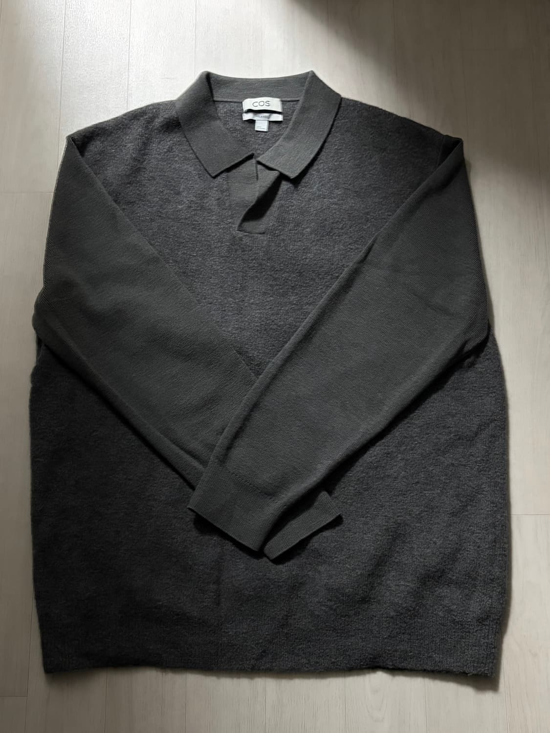 COS 코스 남성 오픈 카라 니트 M 다크그레이 상품이미지2