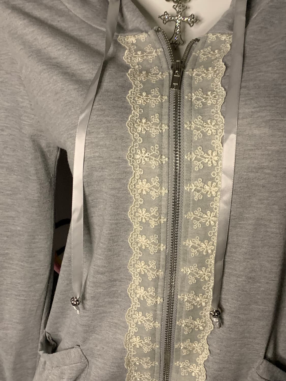 엑시즈팜 모리 그레이 레이스 후드집업 상품이미지2