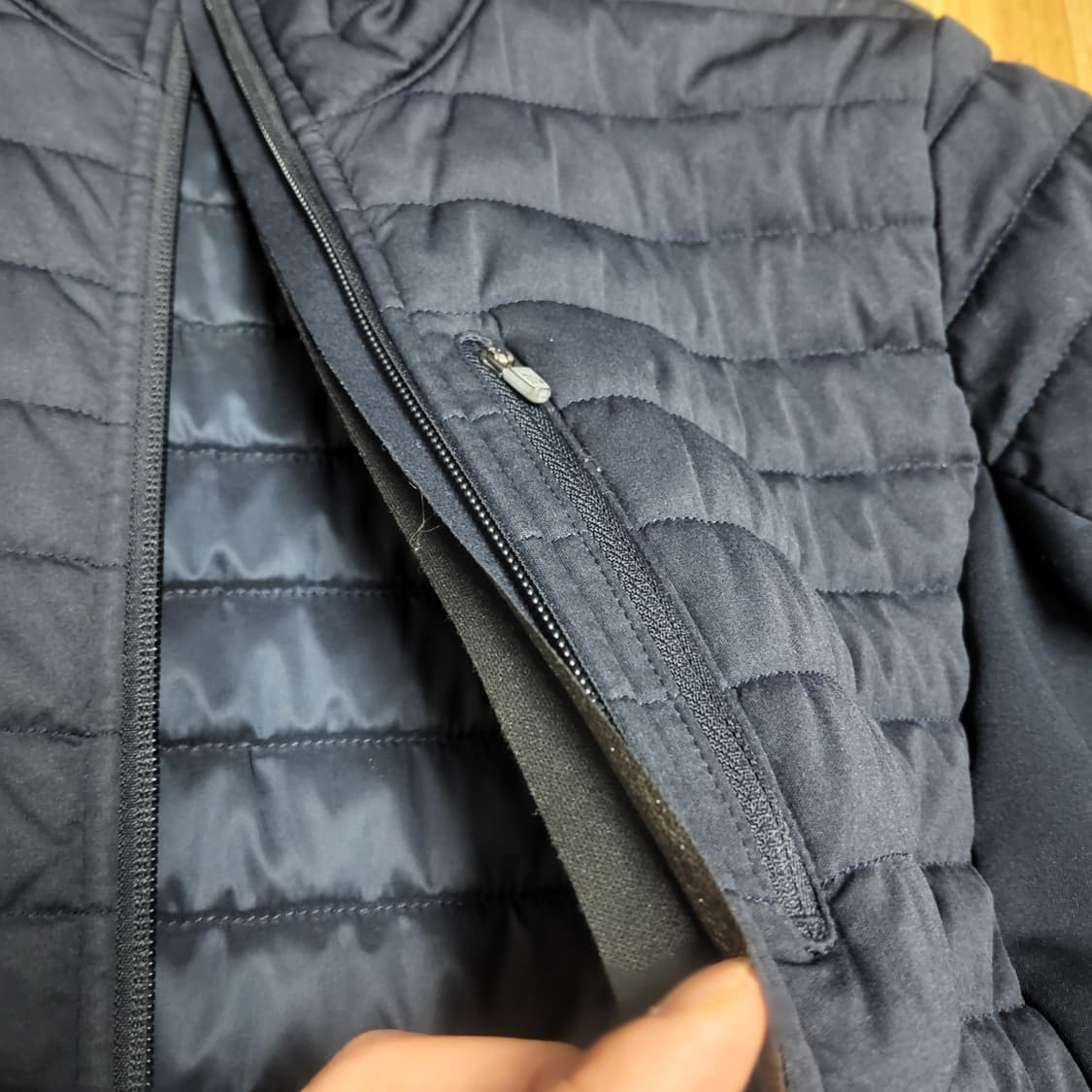 노스페이스 퀼팅 경량 패딩 네이비 남자 95 상품이미지4