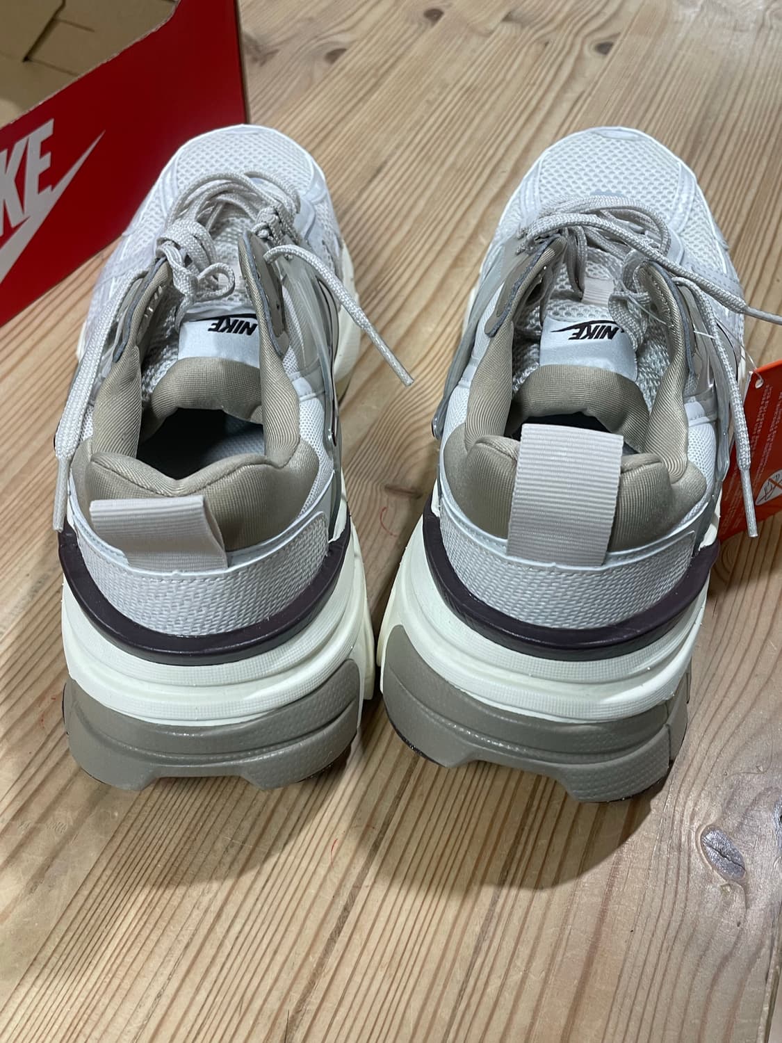 나이키 v2k 270 상품이미지5