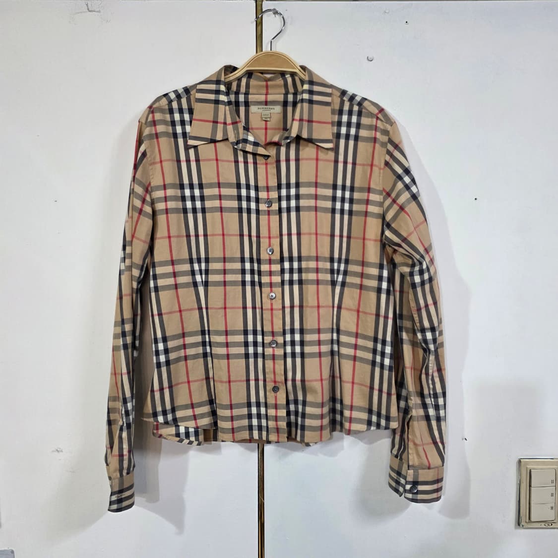정품) 버버리 여성 클래식 체크 긴팔 숏 셔츠 세미 크롭 XL 상품이미지1