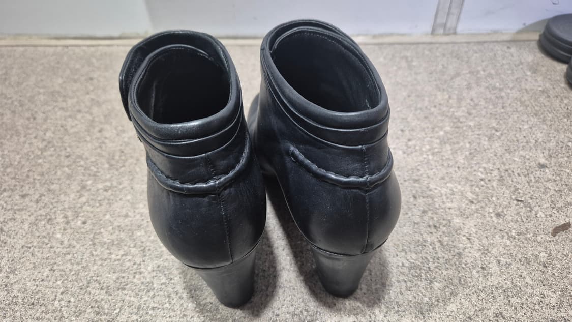 캠퍼 블랙 가죽 앵클부츠 38 상품이미지5