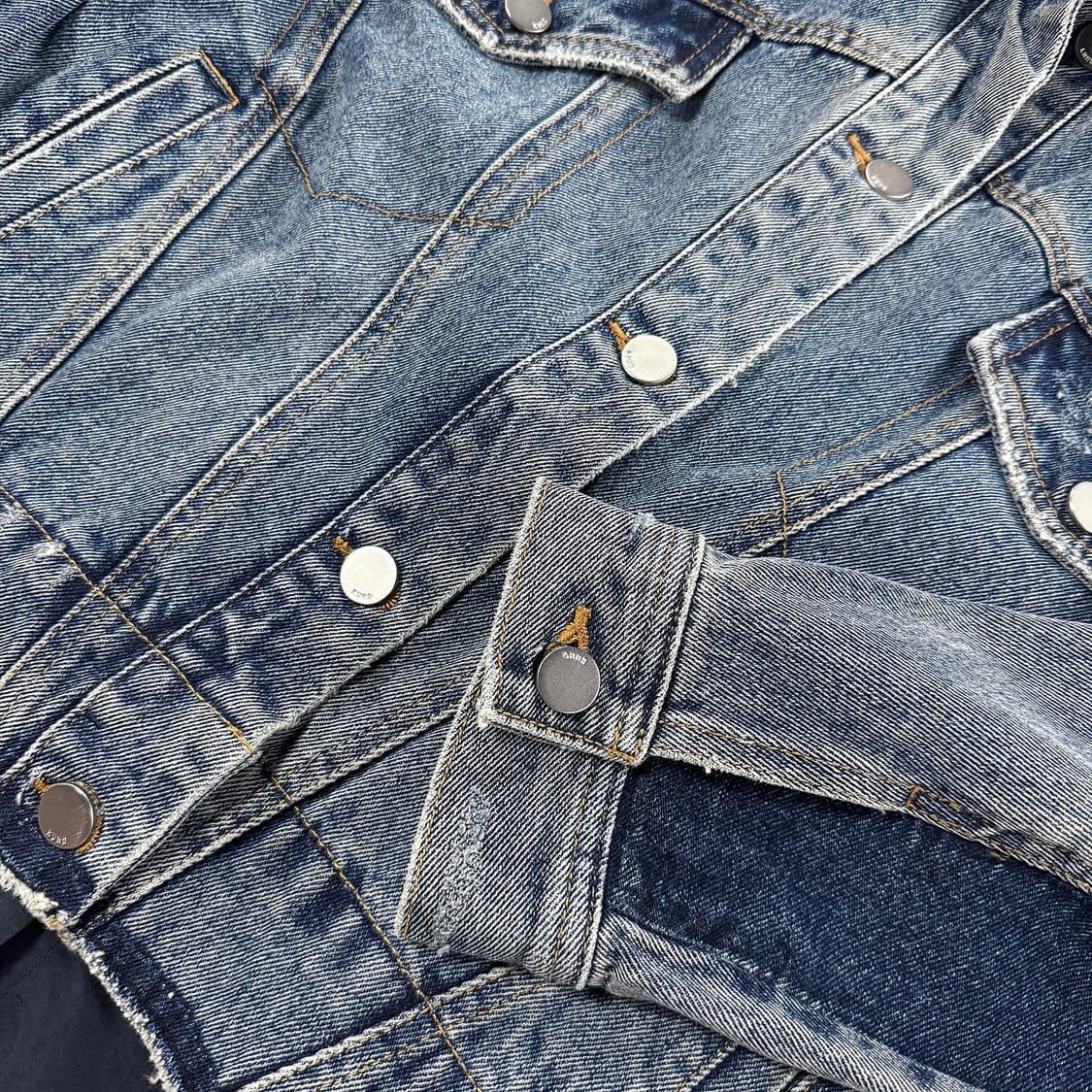 구호 22 배색 트러커 데님 재킷 상품이미지2