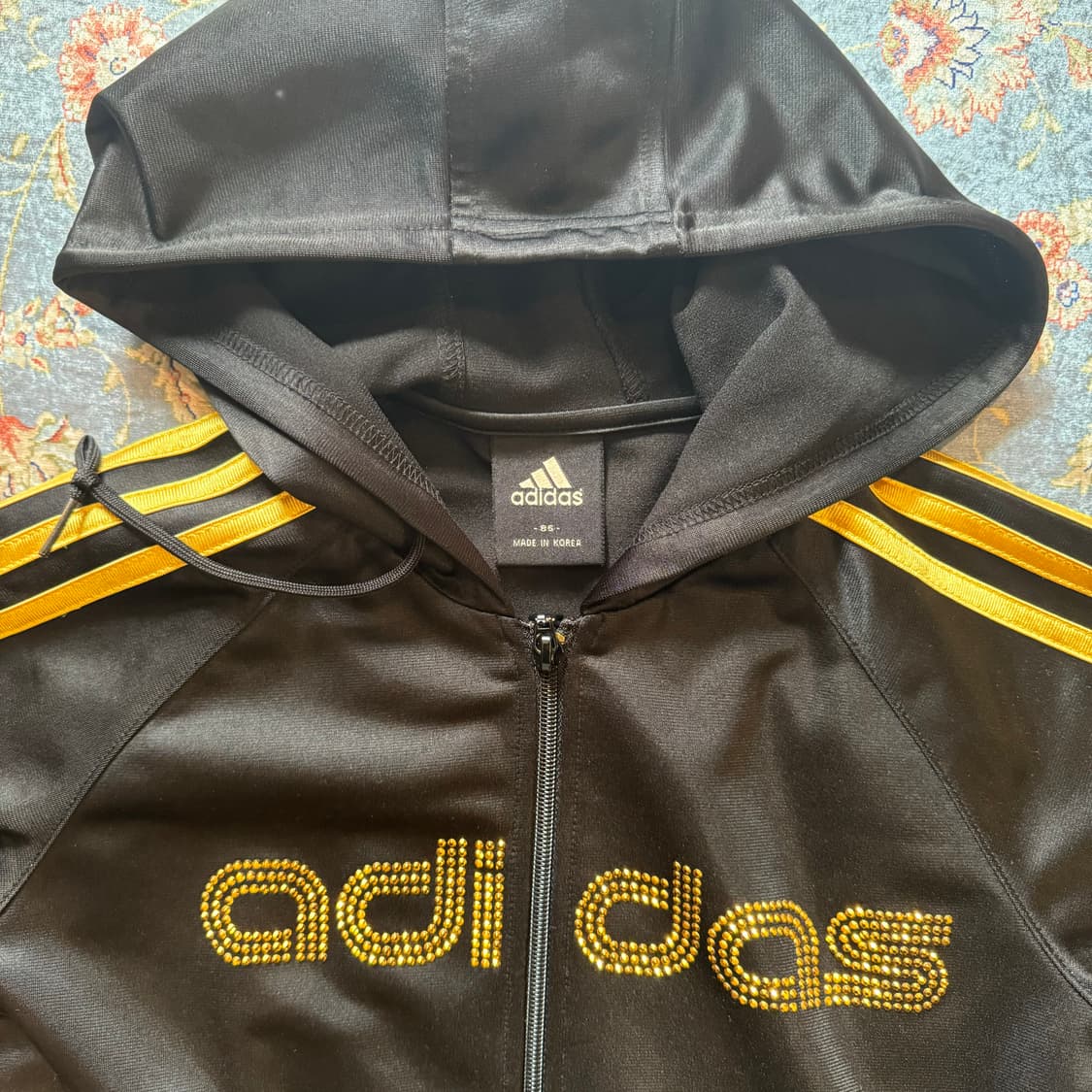 아디다스 큐빅 로고 금장 후드집업 상품이미지3