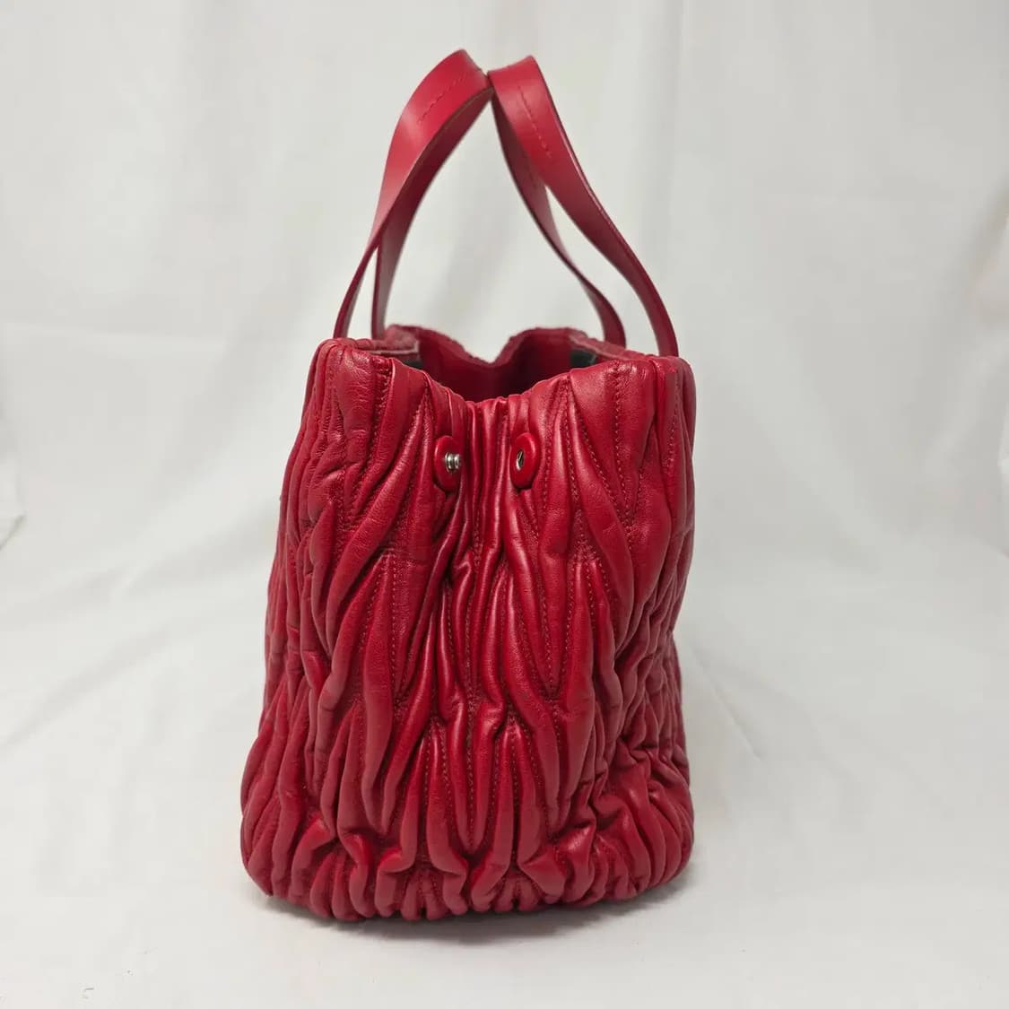 MIU MIU 미우미우 마테라쎄 나파 가죽 토트백 상품이미지4