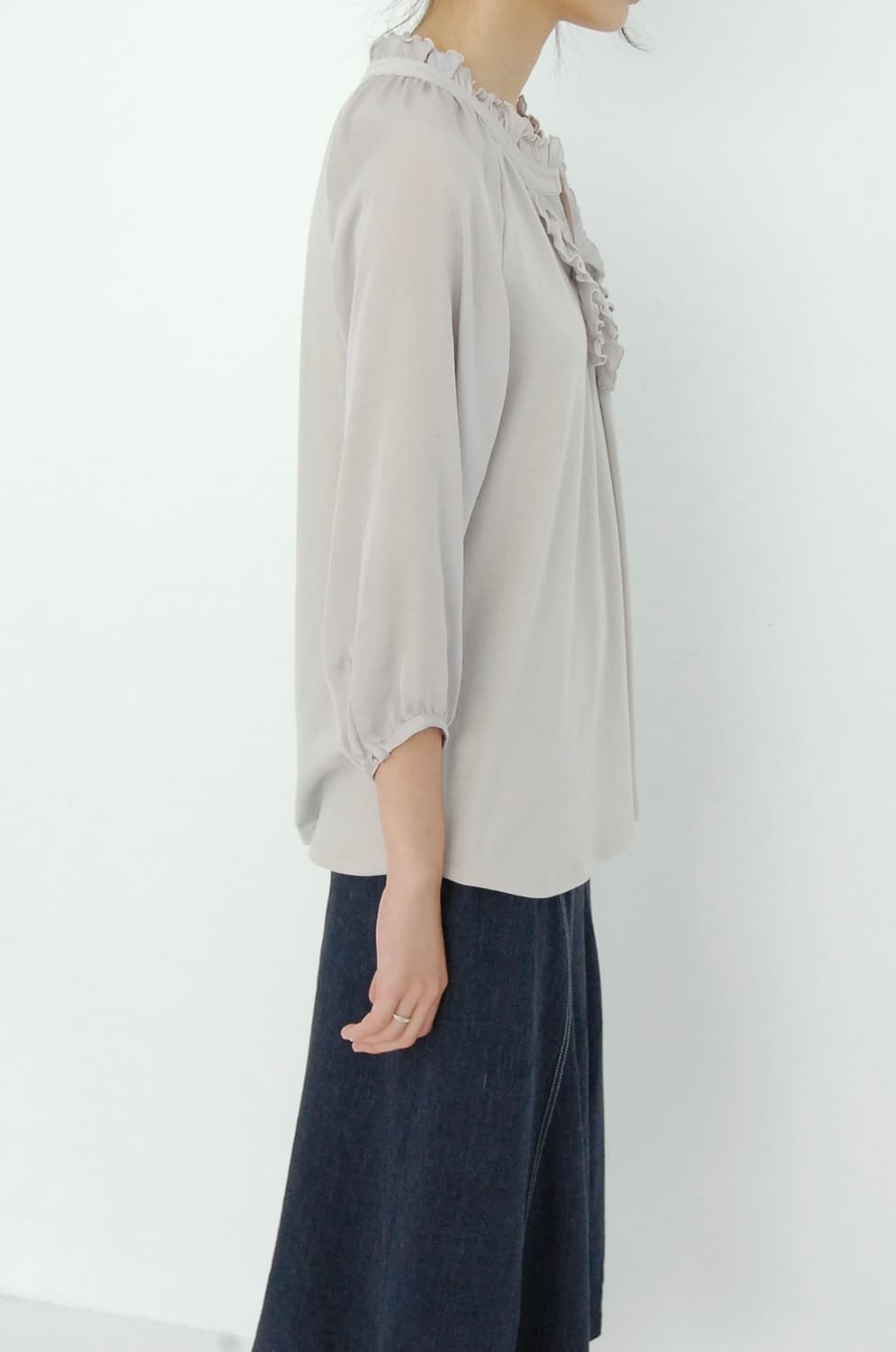 Grey frill blouse 상품이미지3