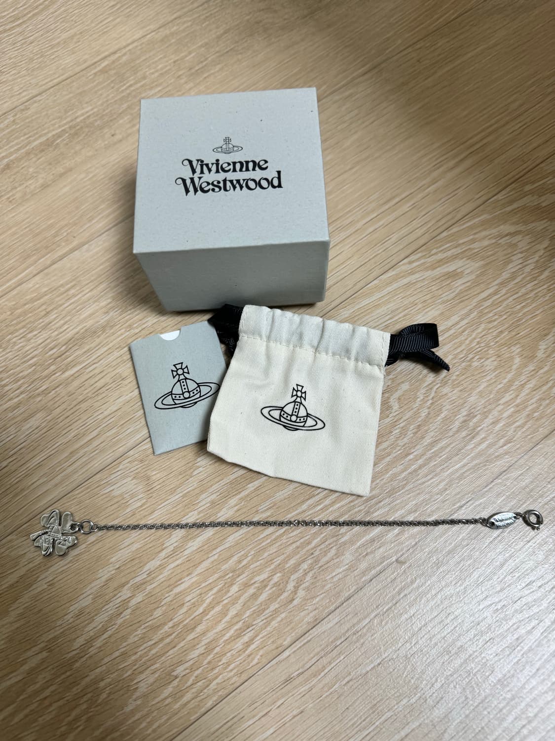 비비안웨스트우드 네잎클로버 팔찌 판매 상품이미지1