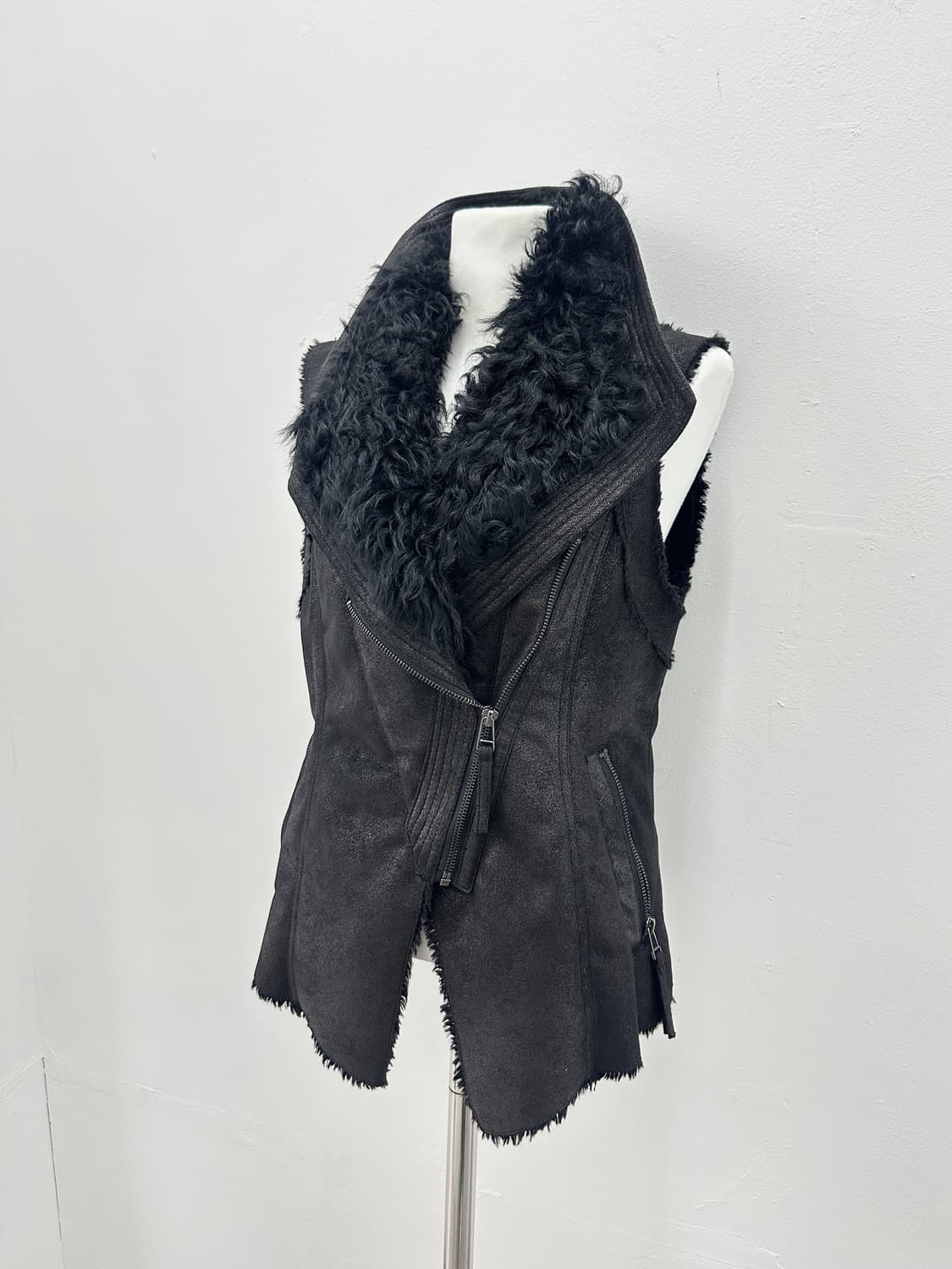 Asymmetric drape leather lamb fur vest 상품이미지4