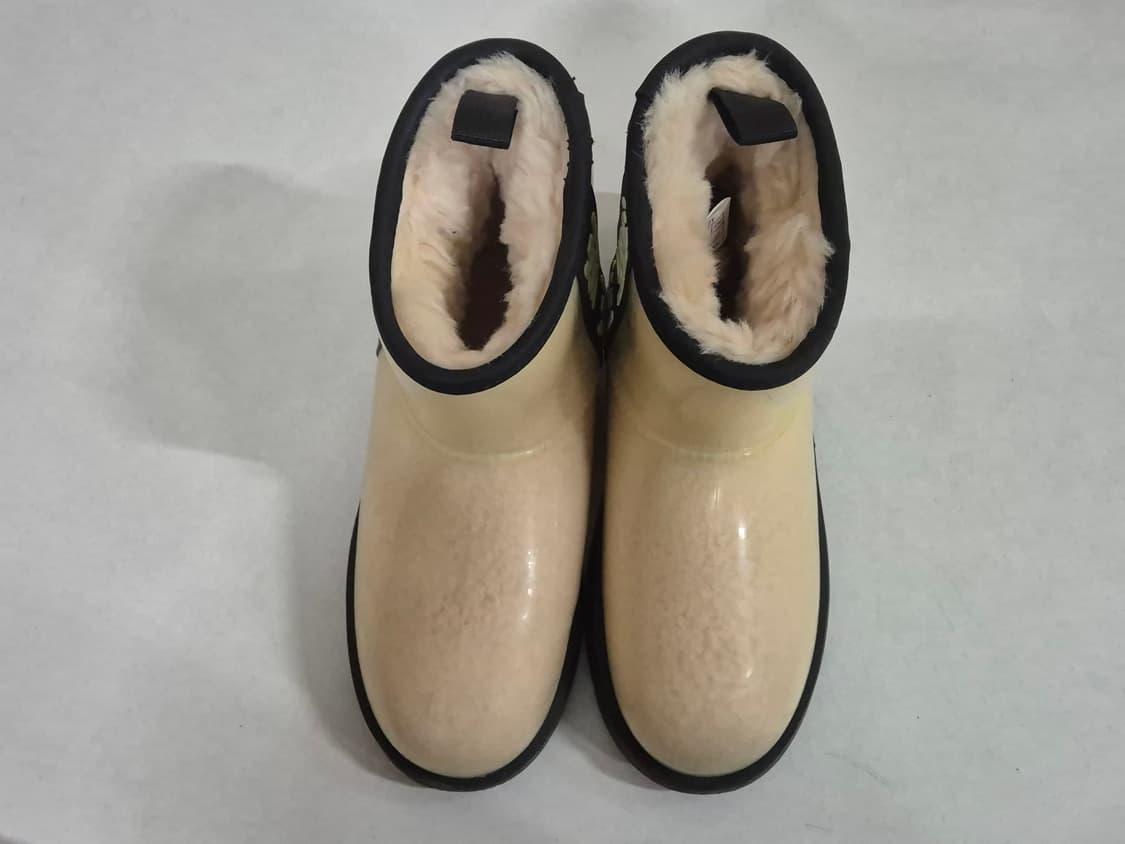 UGG 어그 클리어 부츠 (EU37/235) 상품이미지2