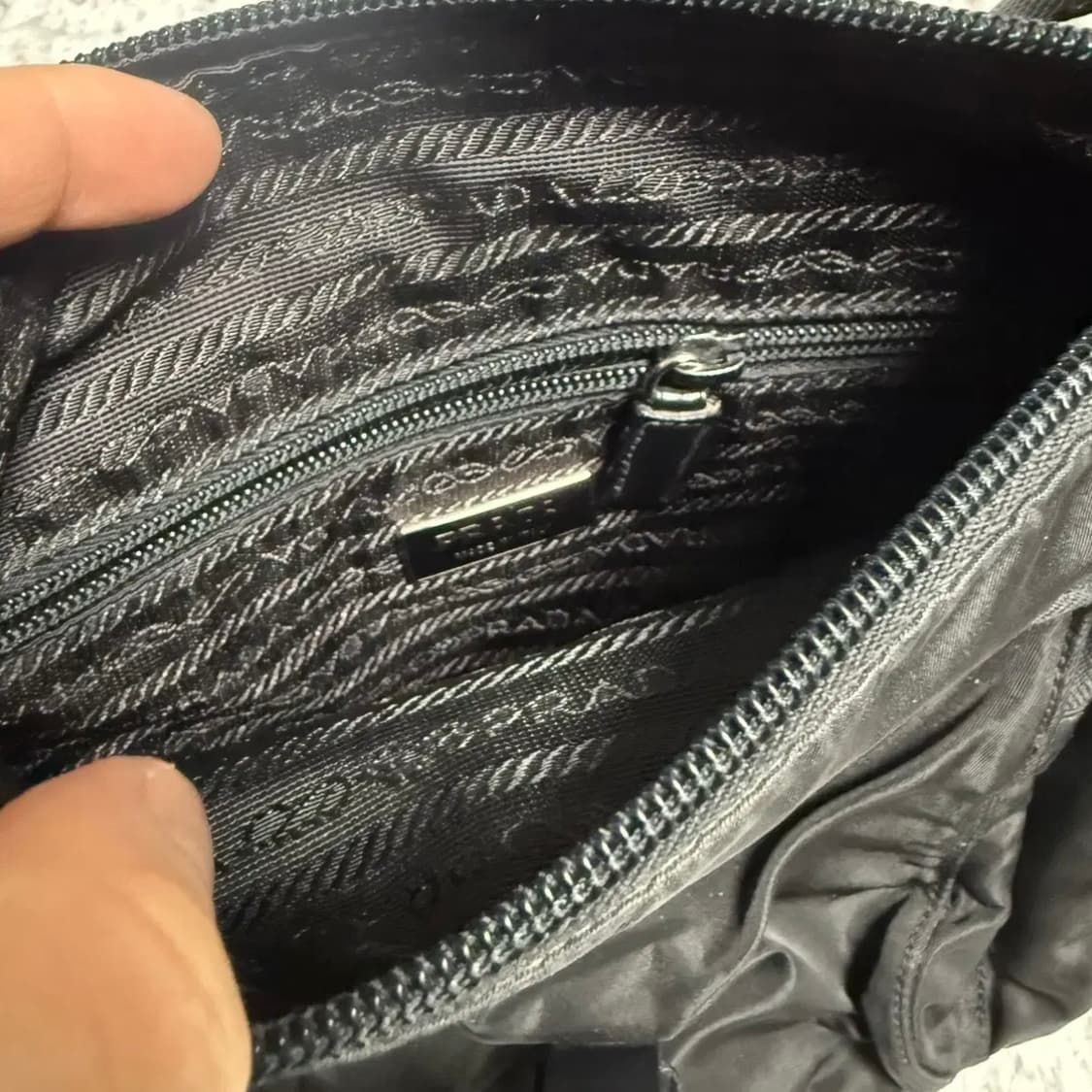 프라다 남녀공용 포코노 주우재백 상품이미지5