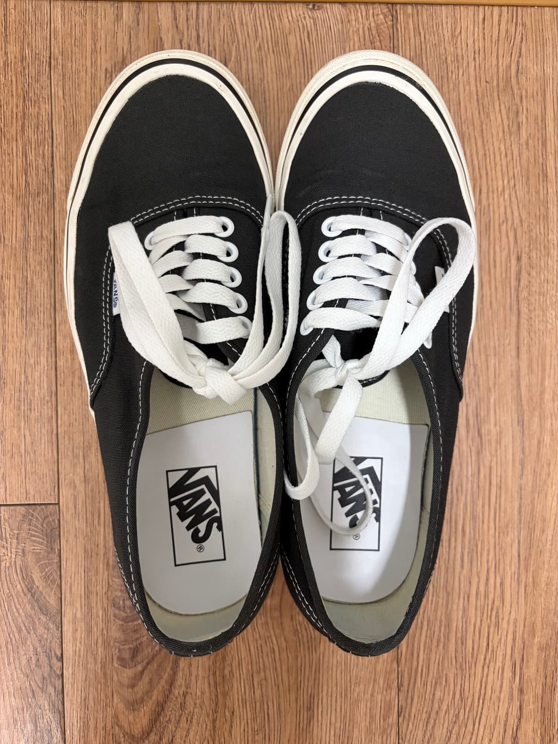 반스 애너하임 어센틱 44dx 블랙 265 상품이미지1