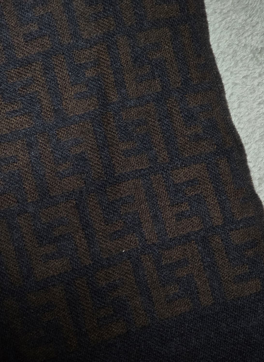 Fendi 펜디 주카패턴 브라운 머플러 상품이미지4