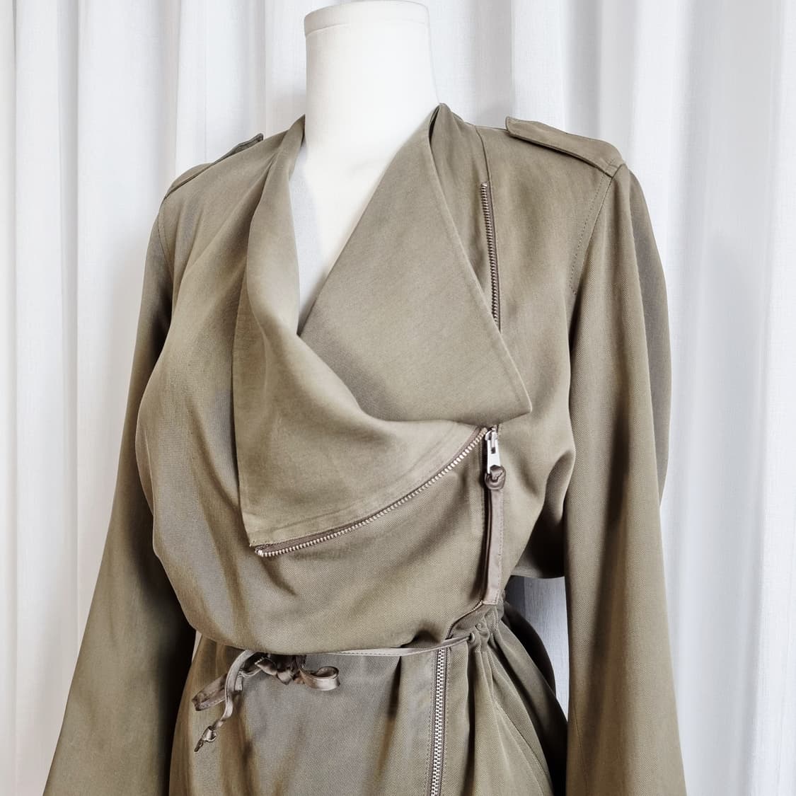 올세인츠 리오셀,큐프로 배색 크로스집업 코트 (44-날씬55) 드라이필요 상품이미지6