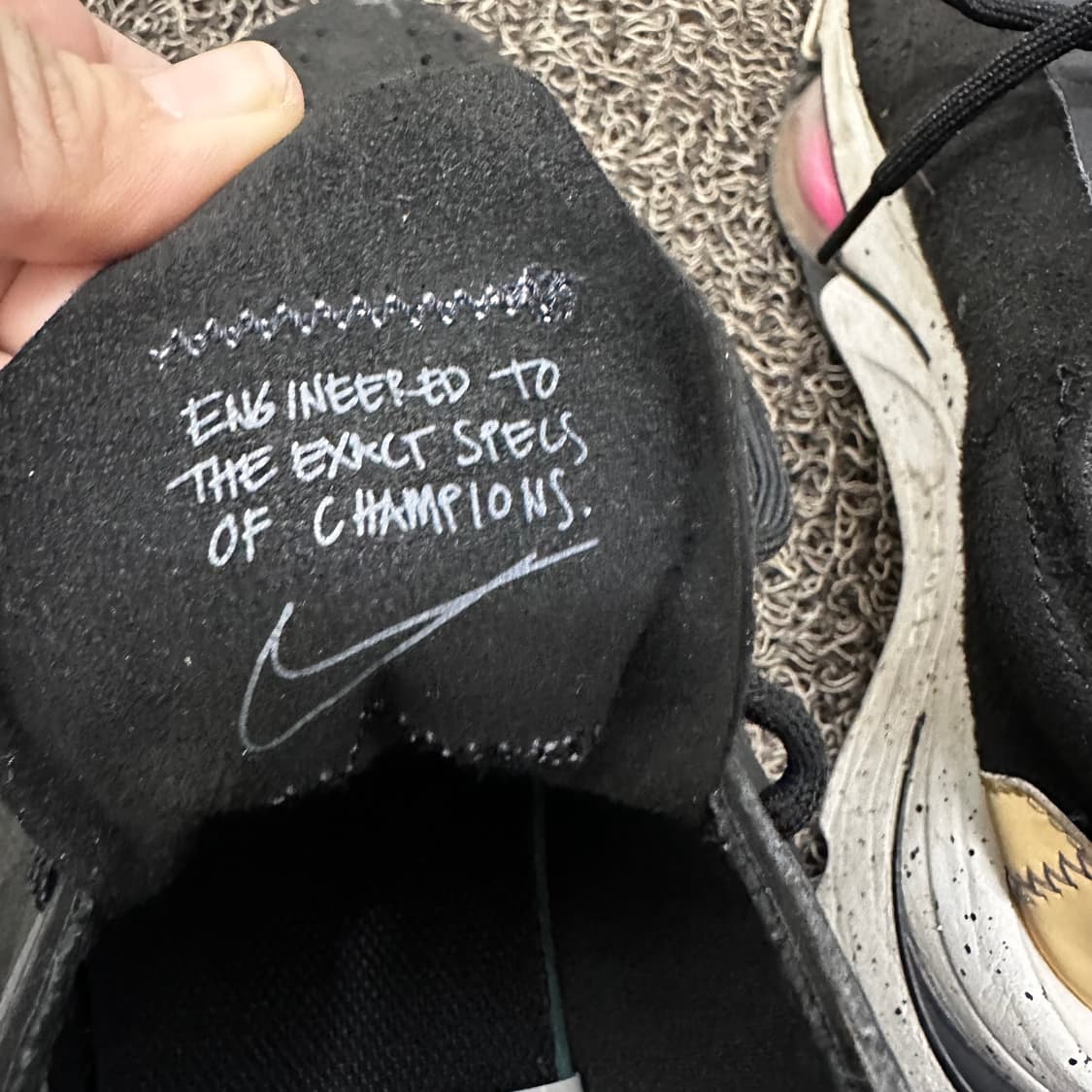 NIKE 나이키 에어 줌 타입 블랙 하이퍼 핑크 270 상품이미지6