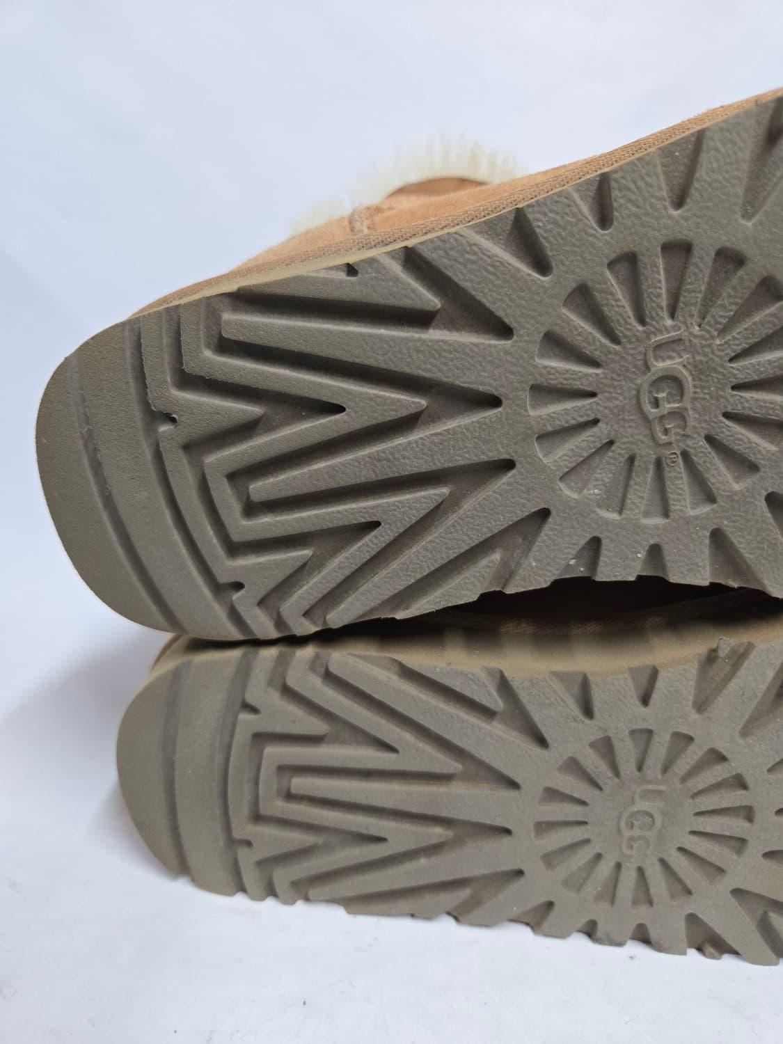 UGG 어그 미니 베일리 버튼 부츠 브라운 230 상품이미지9