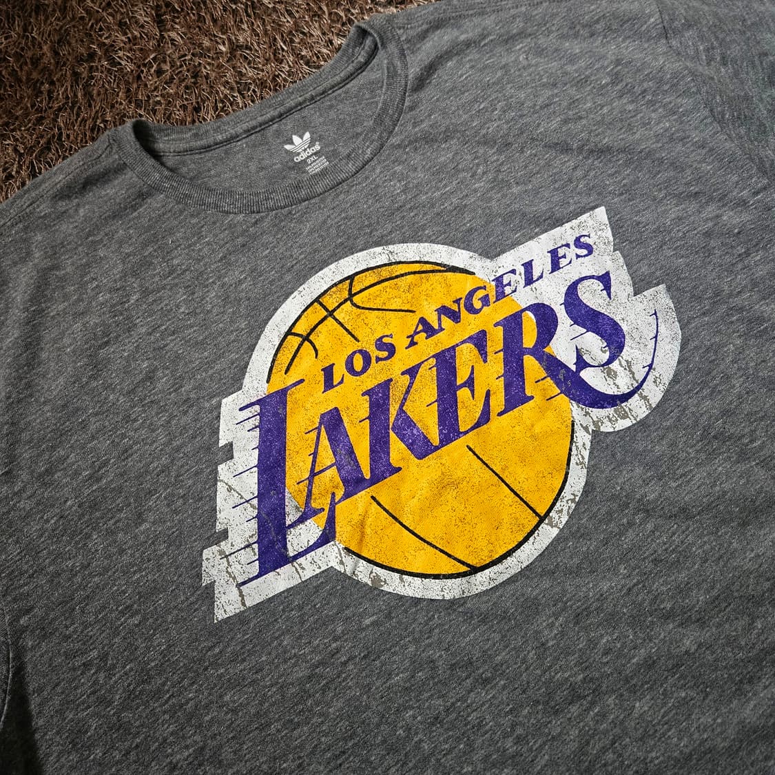 아디다스(Adidas) 올드스쿨 NBA 로스엔젤레스 레이커스 반팔 상품이미지2