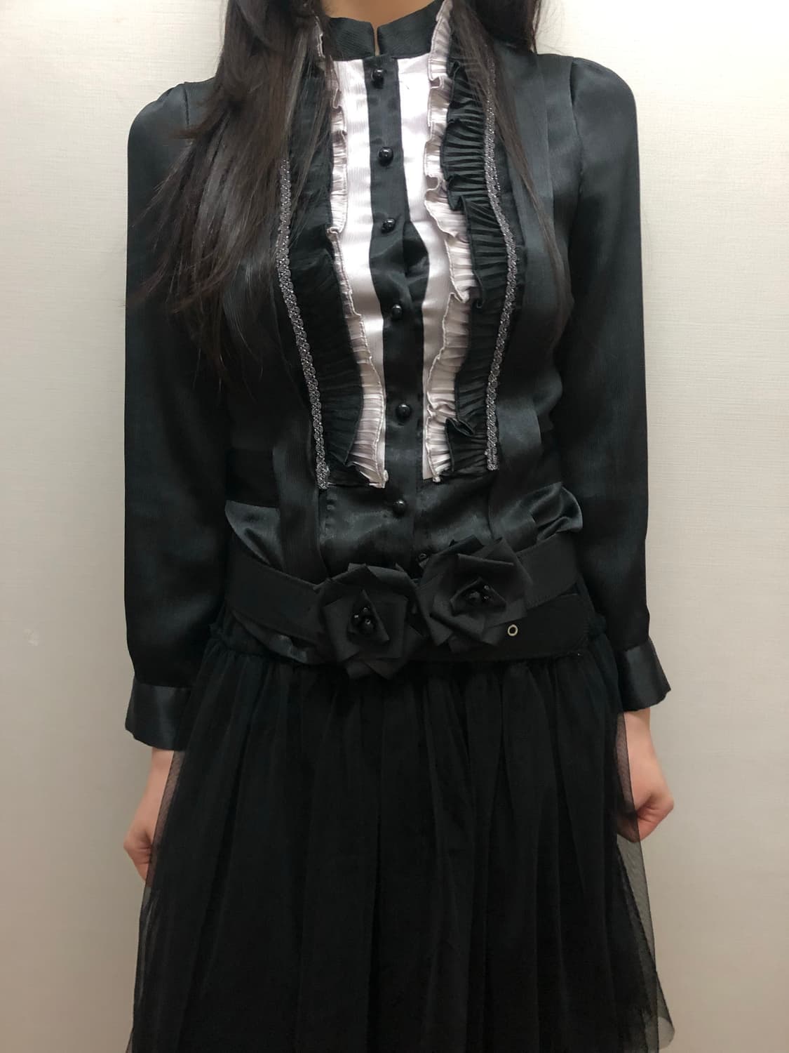 빈티지 블랙 그레이 프릴 블라우스 상품이미지1