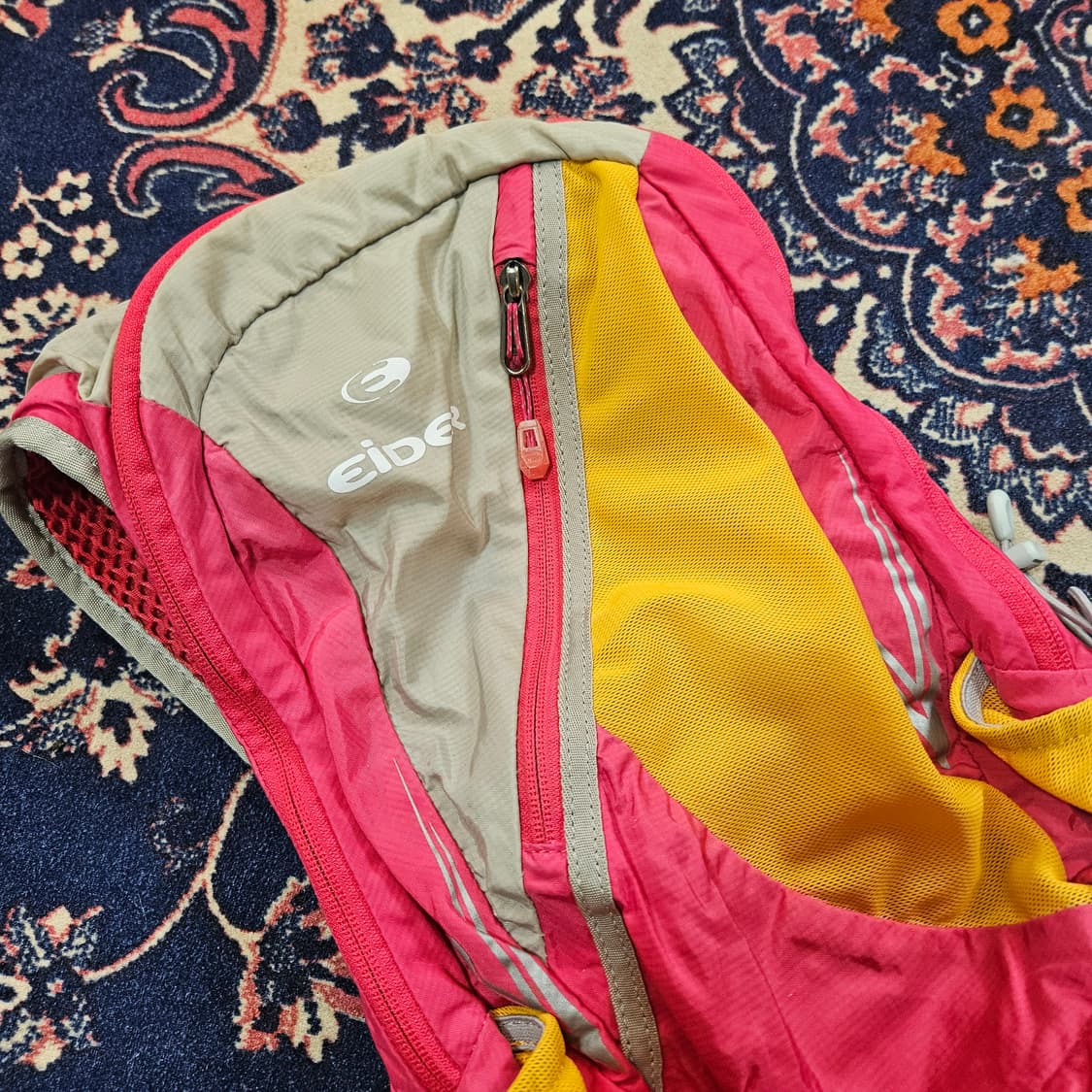 아이더(Eider) 컬러배색 라이딩 등산 백팩 10L 상품이미지3