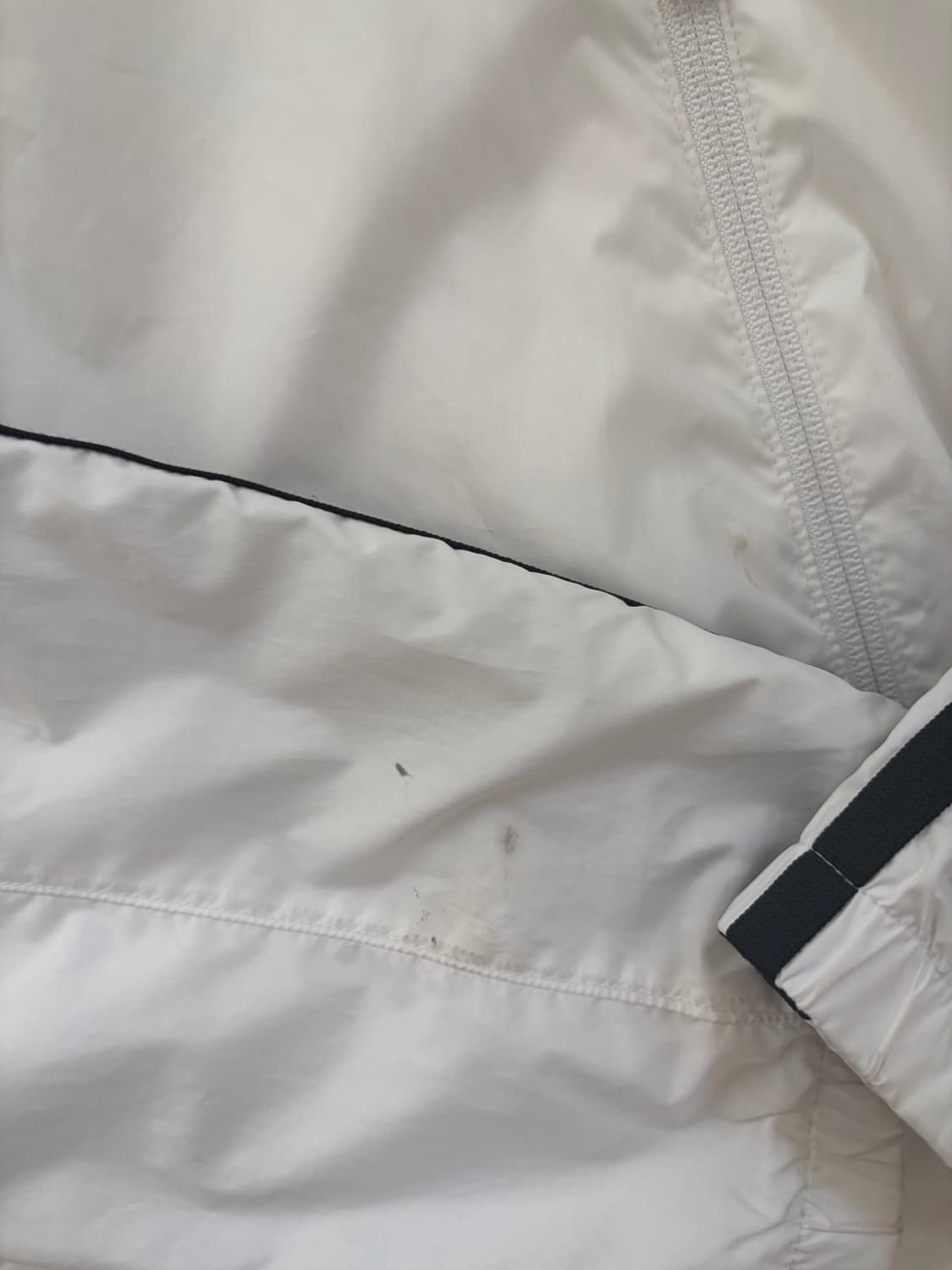 아디다스 화이트 삼선 바람막이 상품이미지3