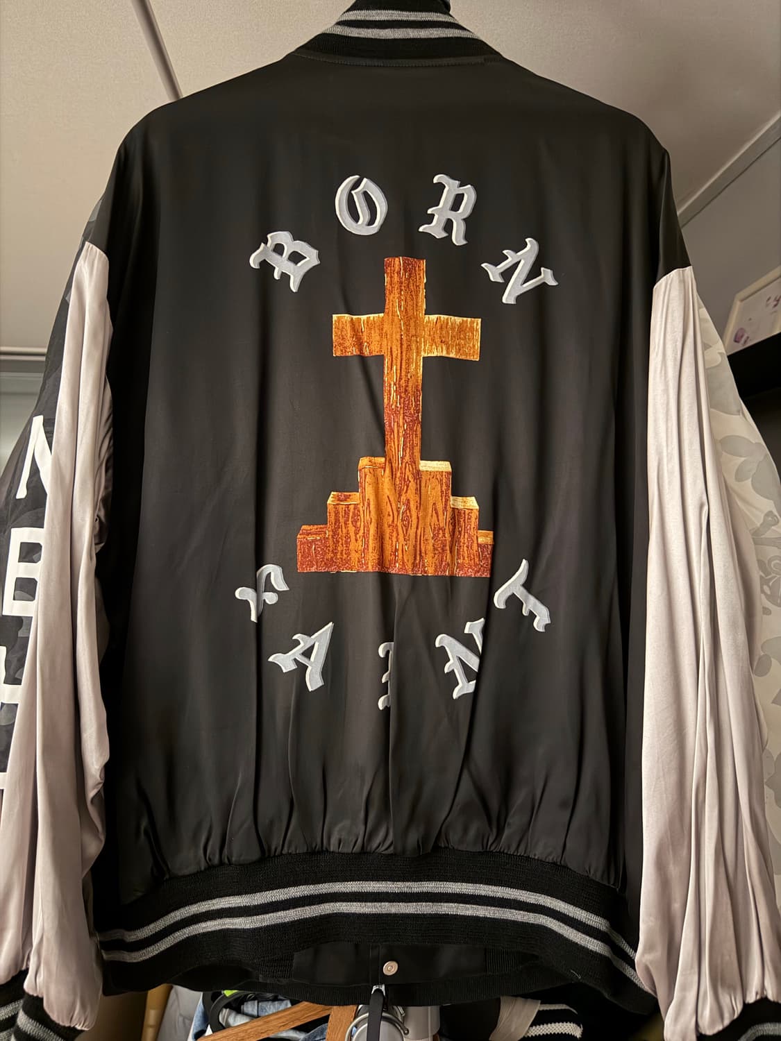 세인트 미카엘 본 앤 레이즈드 스타쟝 상품이미지2