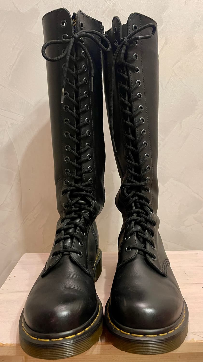 닥터마틴 1B60 20홀 롱 부츠 38사이즈(240mm) 상품이미지1