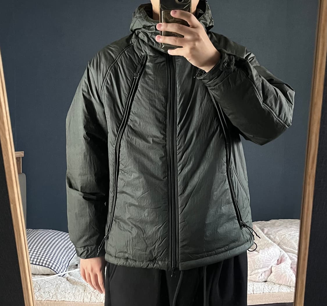 [새상품]언어펙티드 패디드 오블리크 집 점퍼 크랙그린 상품이미지1