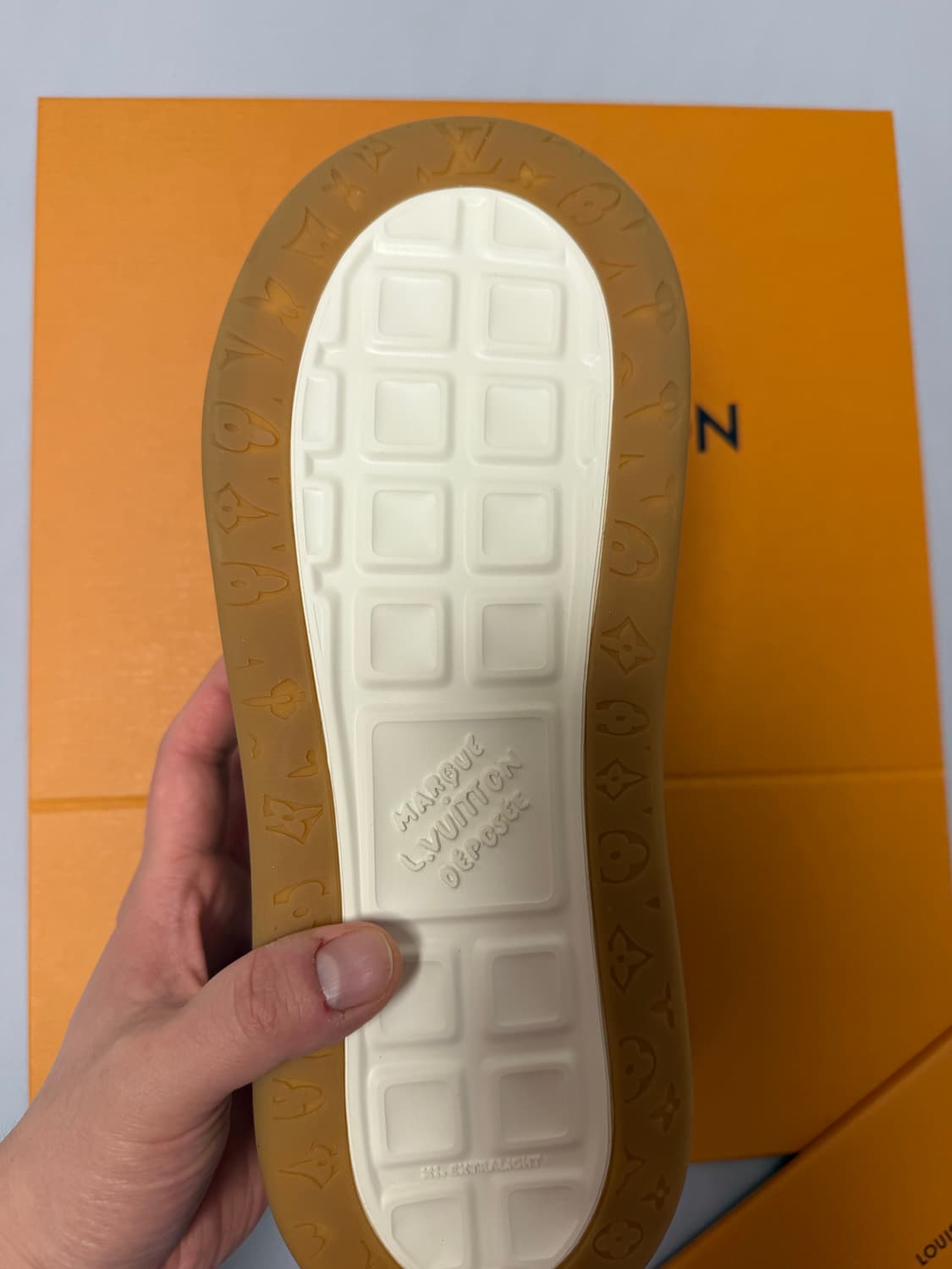 [8] 루이비통 틸티드 스니커즈 브라운 상품이미지7