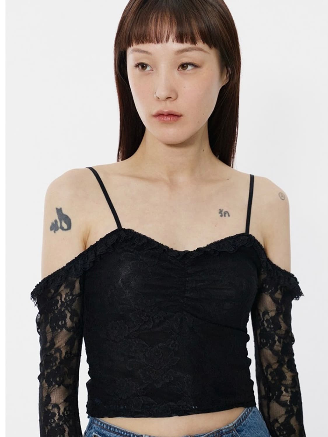 큐리티 C lace off-shoulder blouse 상품이미지2