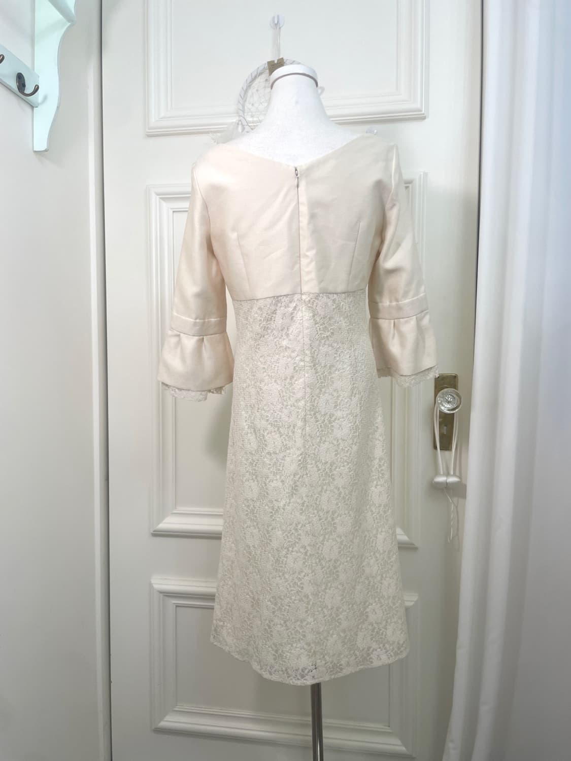 ivory shirring sleeve lace princess opc 상품이미지3