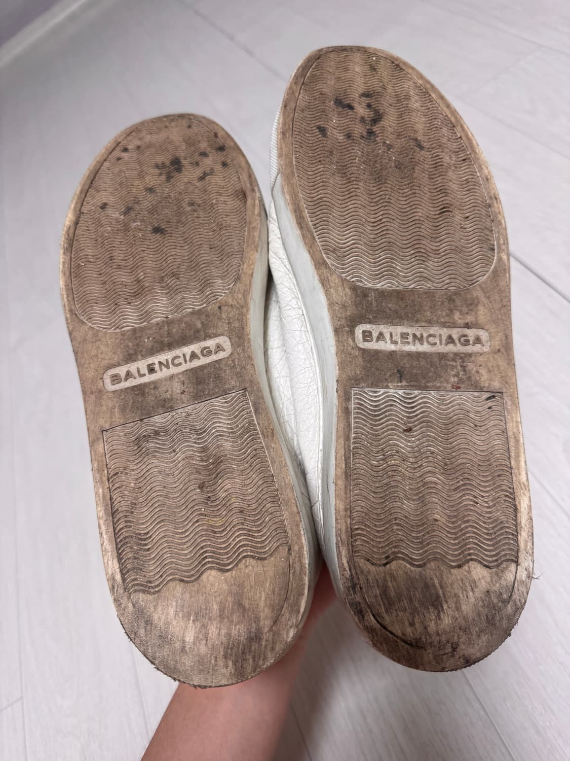 발렌시아가 아레나 화이트 스니커즈(42) 상품이미지4