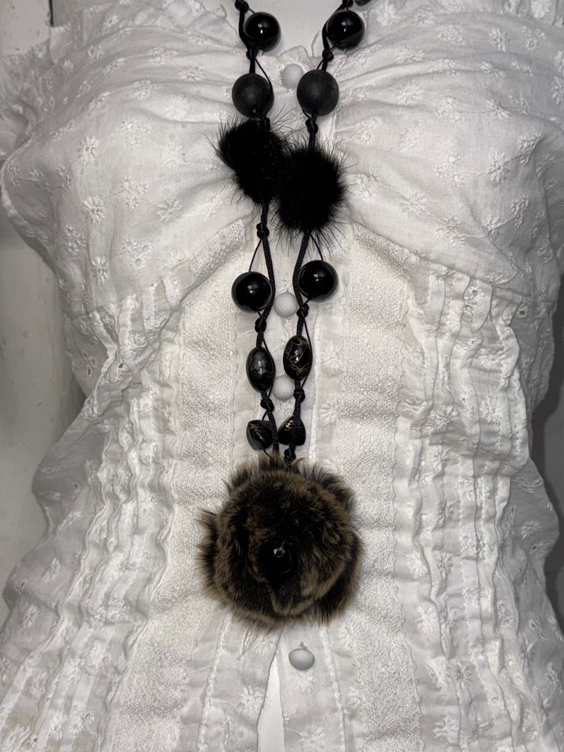 Black fur flower beads necklace  상품이미지4