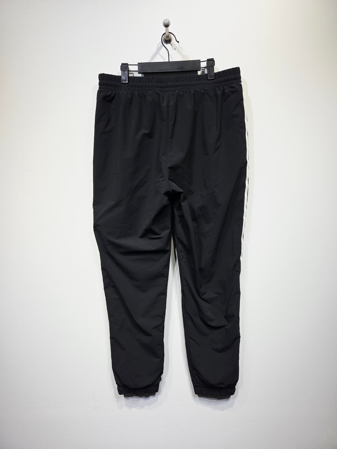 아디다스 오리지널스 웜업 트랙 팬츠 블랙 상품이미지5