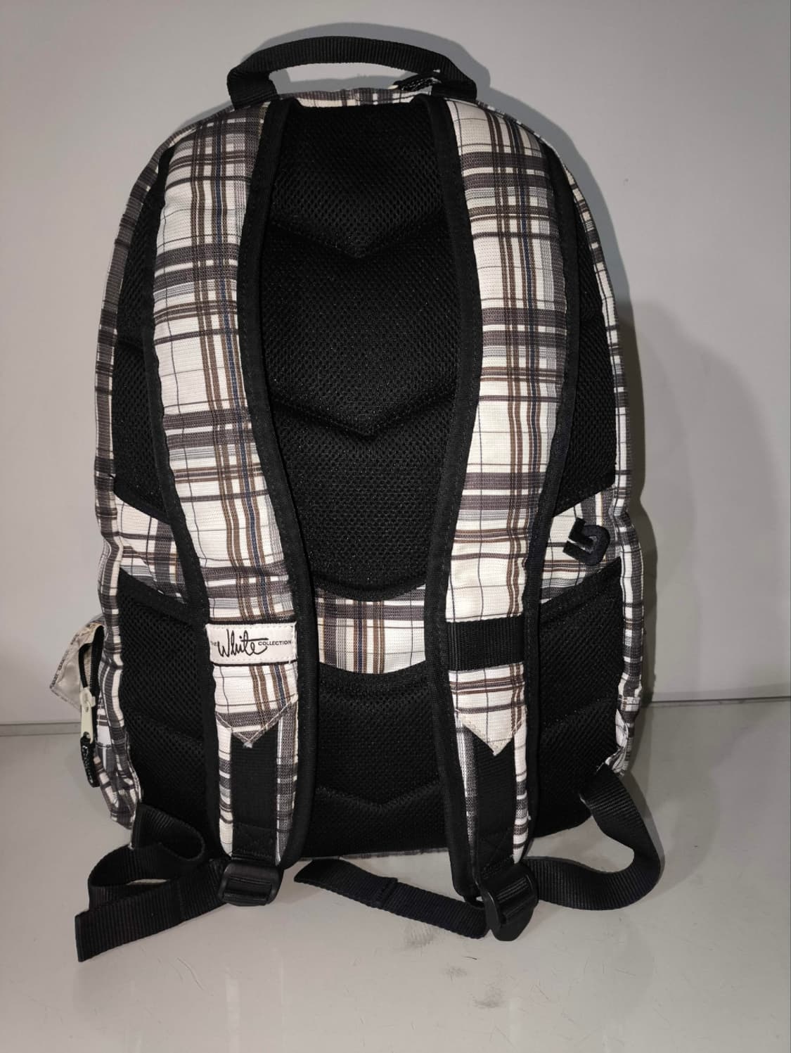 버튼 화이트 컬렉션 체크 멀티포켓 노트북 백팩 상품이미지4