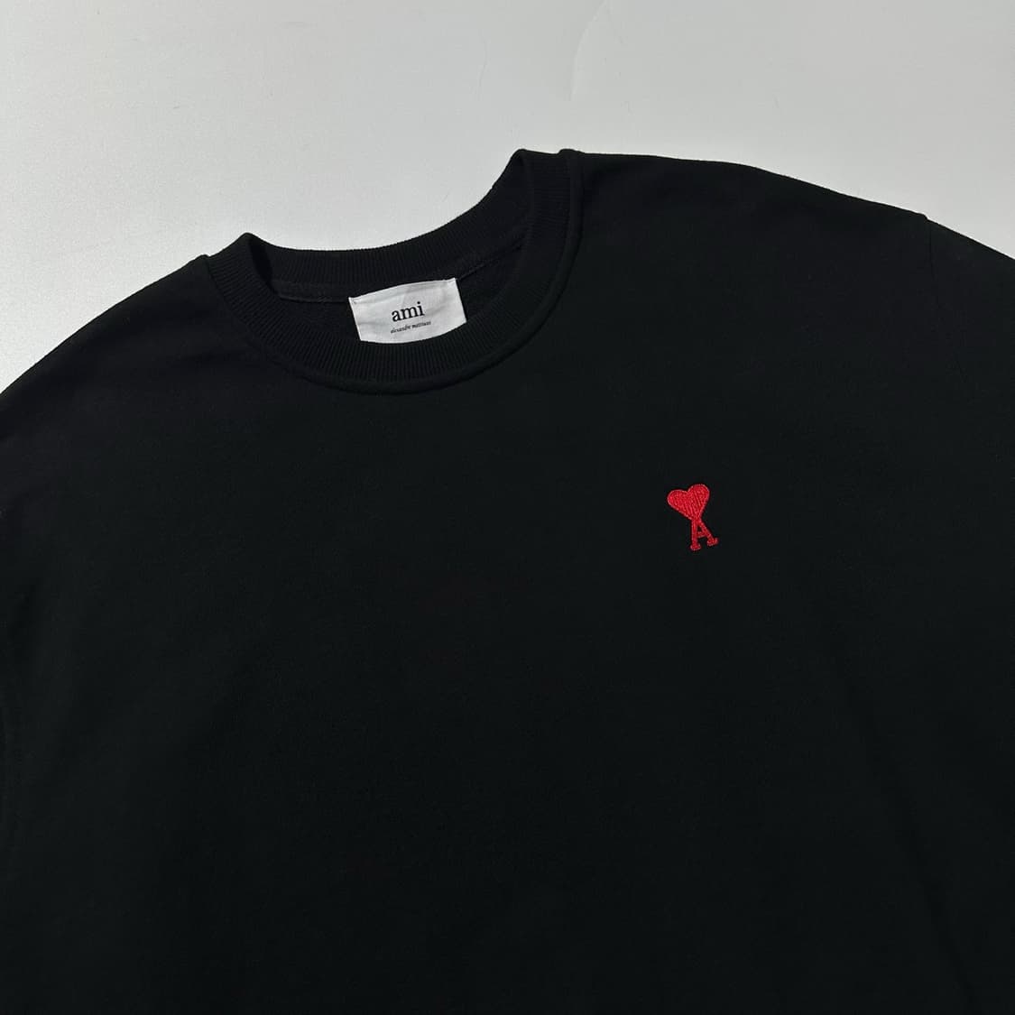 아미 하트로고 맨투맨 블랙 상품이미지3