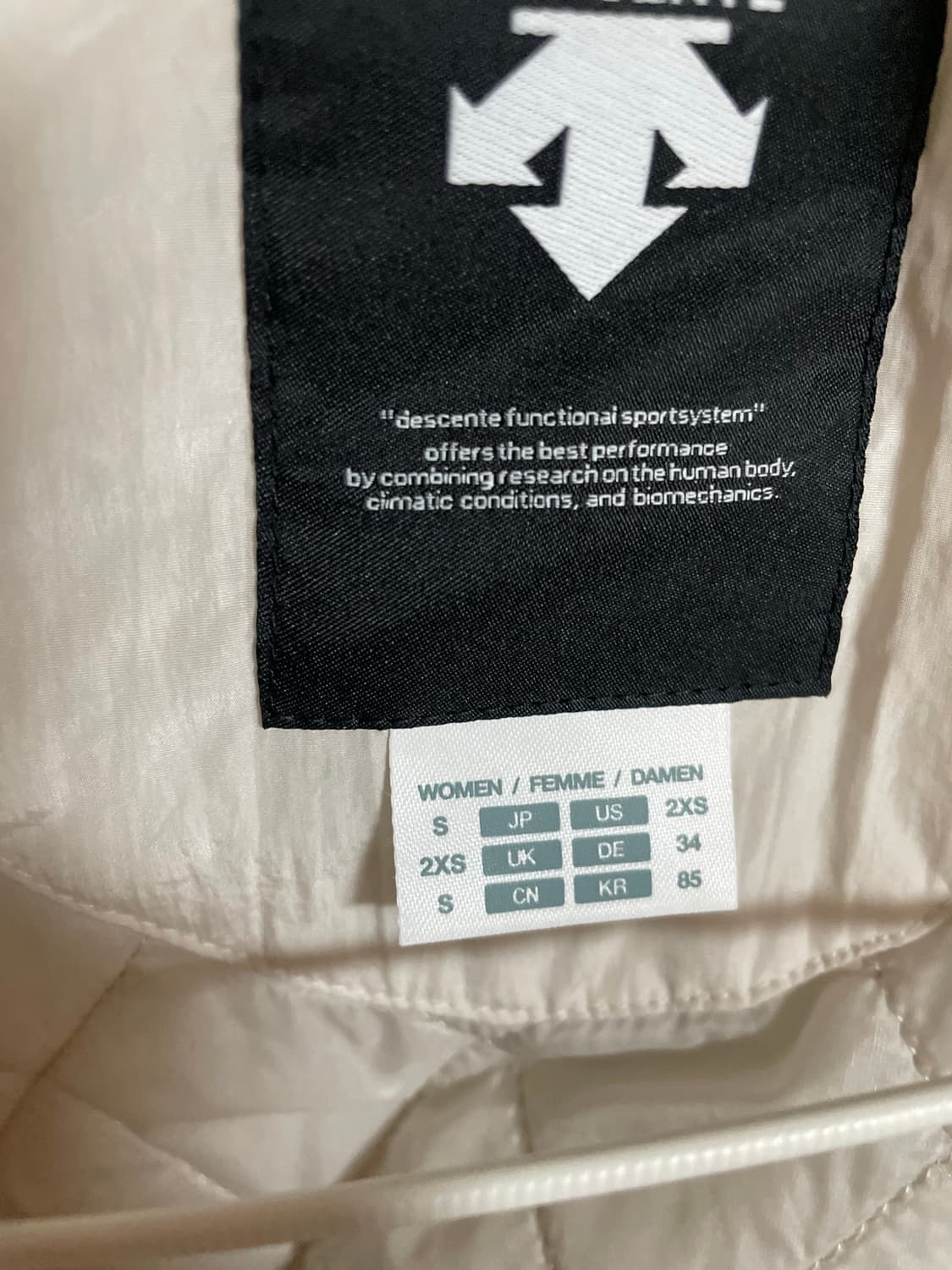 데상트 양털 후리스 자켓 상품이미지3