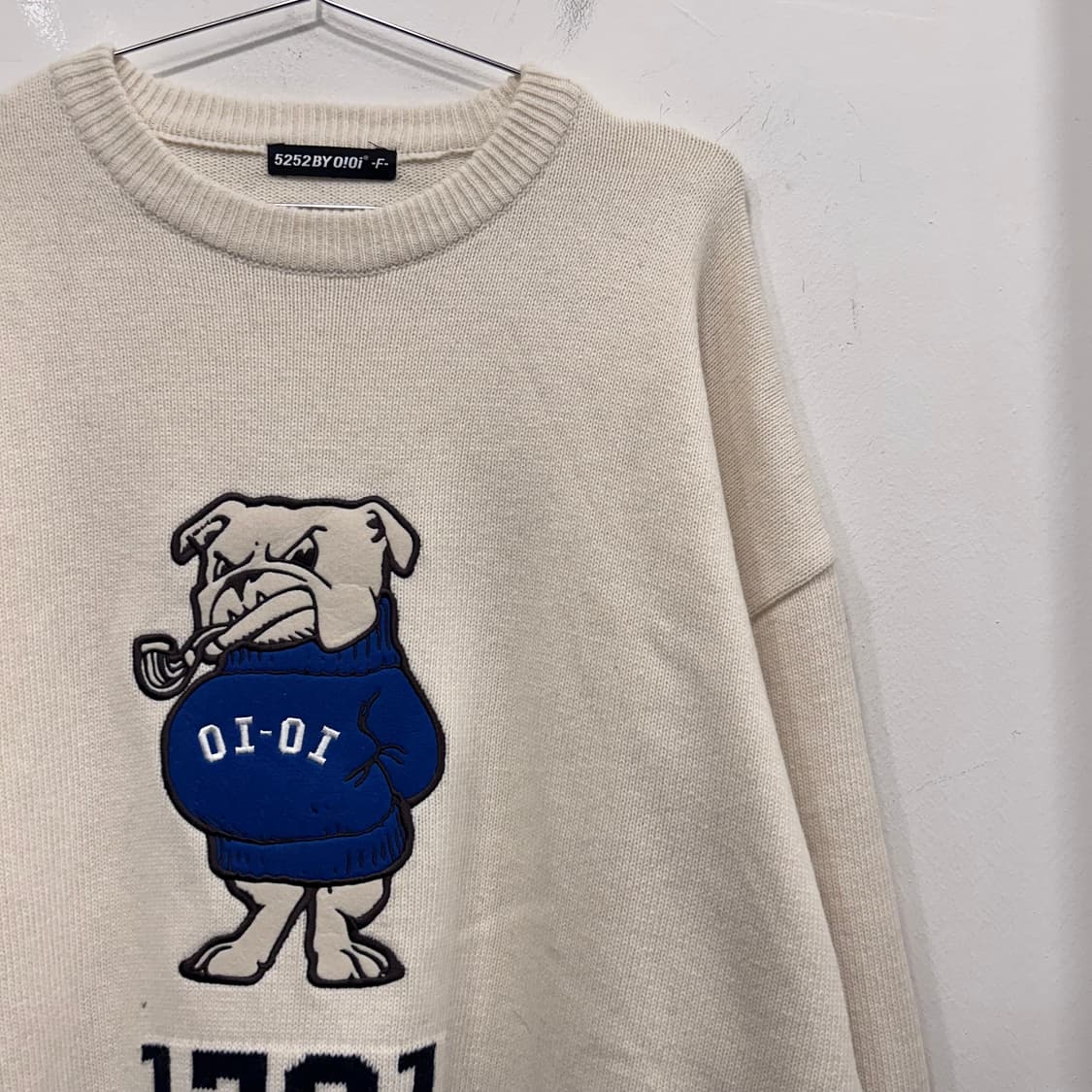 OIOI 1701 패치 빅로고 오버핏 코튼 니트 상품이미지1