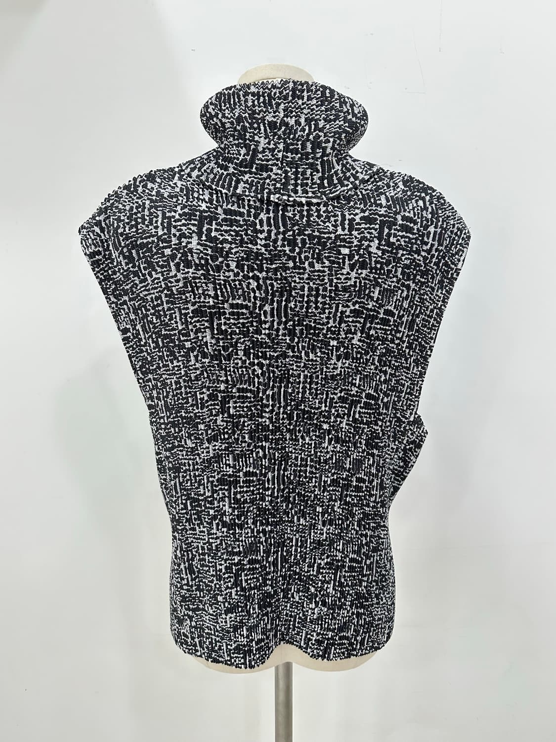 스피치오 터틀넥 플리츠 조끼 상품이미지3